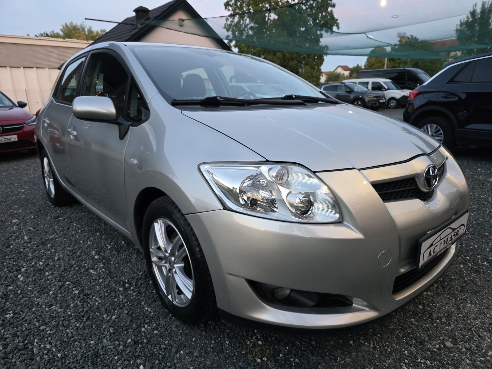 Toyota Auris 1,6 VVT-i Sol AUTOMATIK-NIJE UVOZ,SERVISNA, fotografija 10