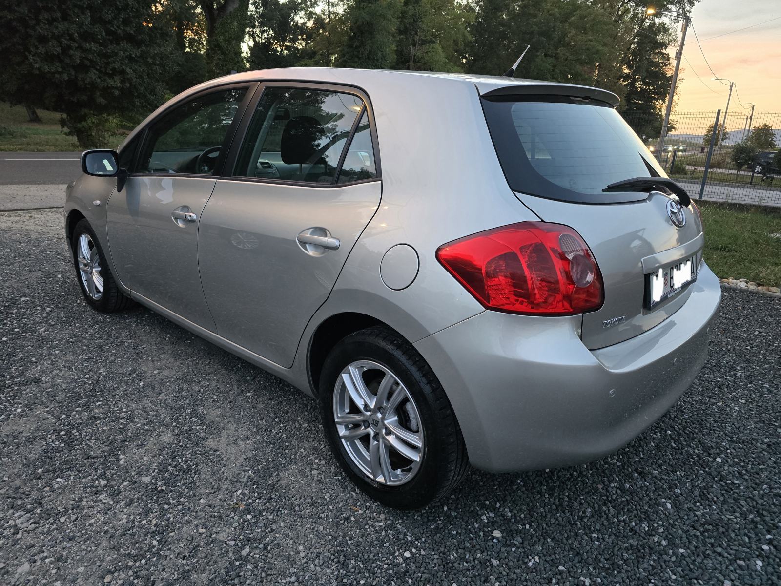 Toyota Auris 1,6 VVT-i Sol AUTOMATIK-NIJE UVOZ,SERVISNA, fotografija 5