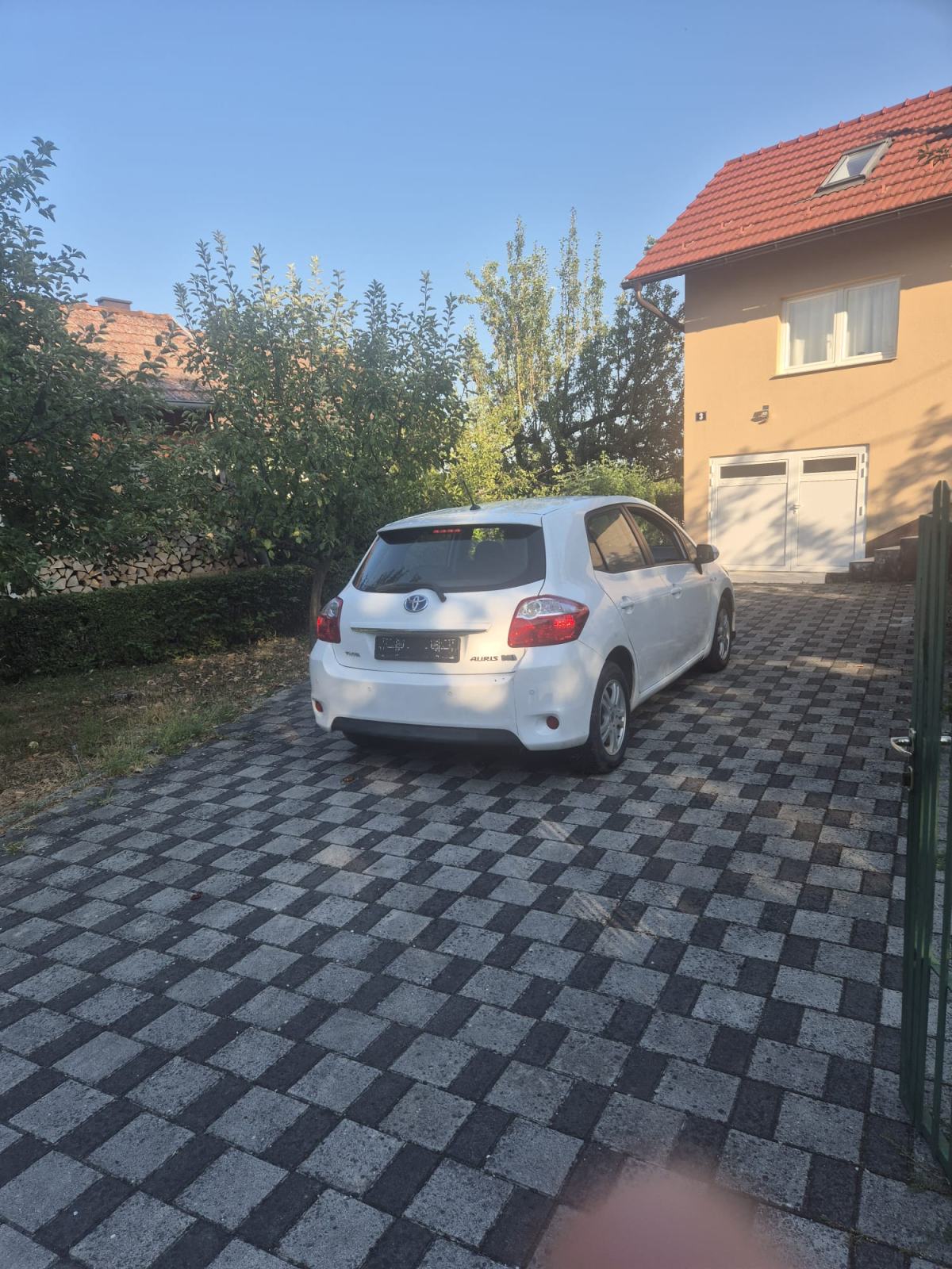 Toyota Auris 1,8 HSD automatik, fotografija 2