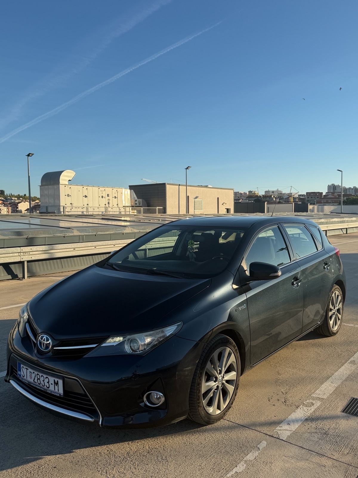 Toyota Auris 1,8 HSD automatik, fotografija 1