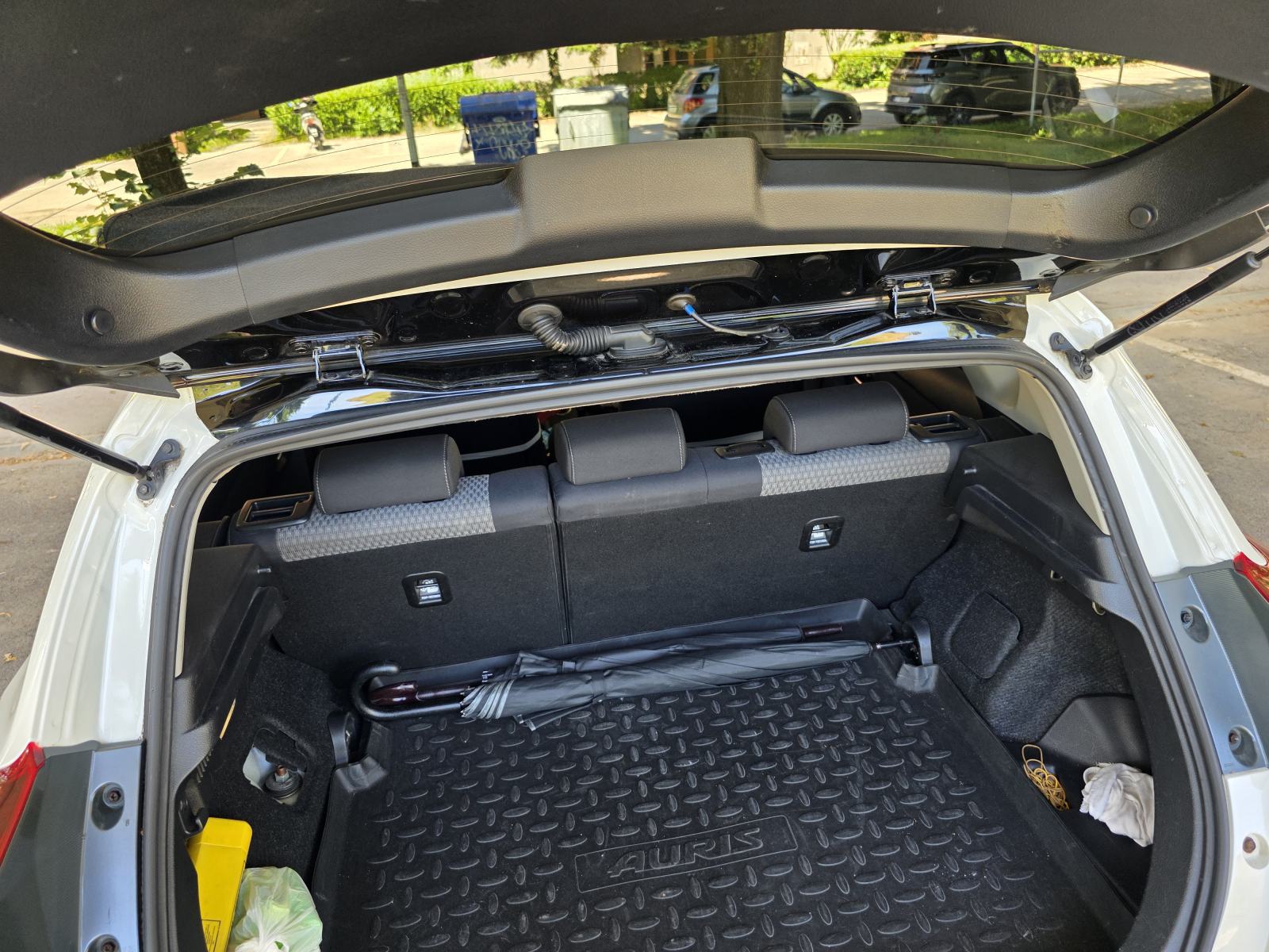 Toyota Auris 1,8 Hybrid VVT-i Black edition, automatik 2018.g., fotografija 13