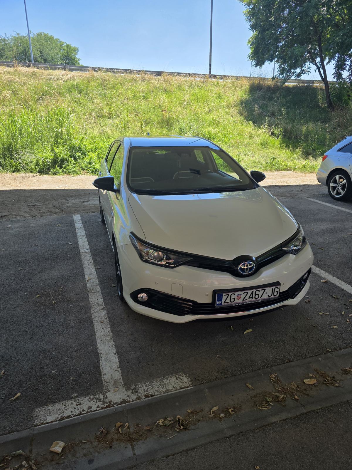 Toyota Auris 1,8 Hybrid VVT-i Black edition, automatik 2018.g., fotografija 2
