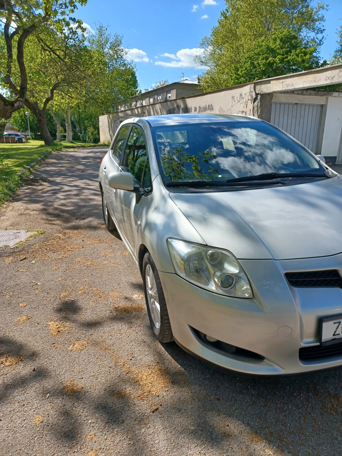 Toyota Auris 2,0 D4-D Sol, fotografija 4