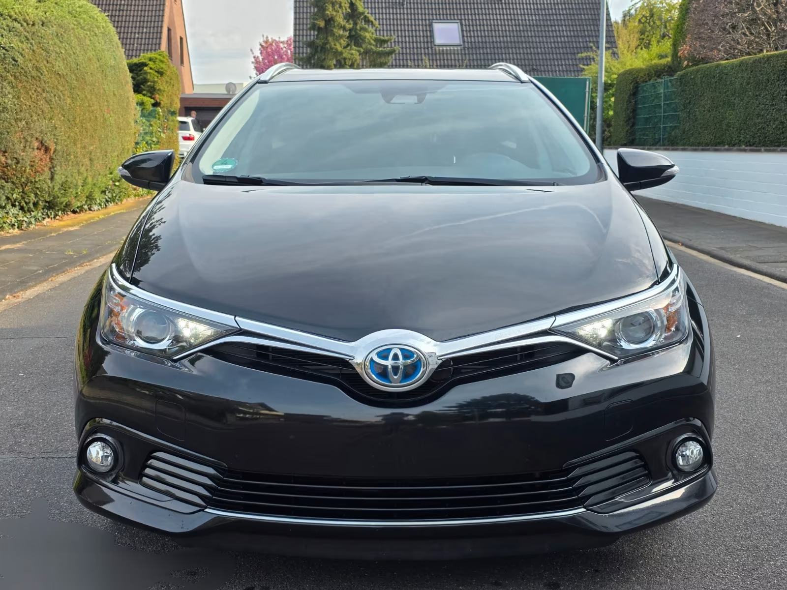 Toyota Auris karavan 1.8 136KS Hybrid DESIGN EDITION KAMERA NAVI LED, fotografija 2