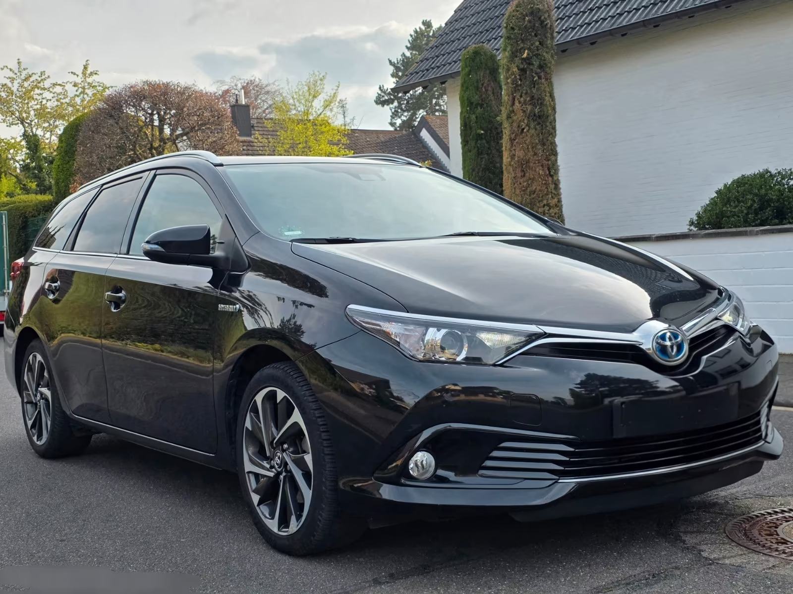 Toyota Auris karavan 1.8 136KS Hybrid DESIGN EDITION KAMERA NAVI LED, fotografija 3