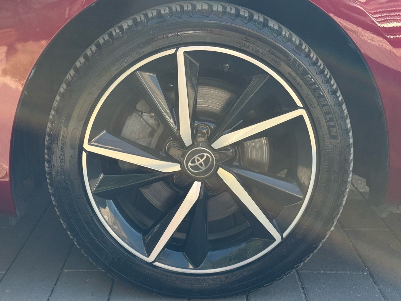 Toyota Auris 1,8 VVT-i HYBRID AUTOMATIK / KAMERA / NAVI / JAMSTVO, fotografija 17