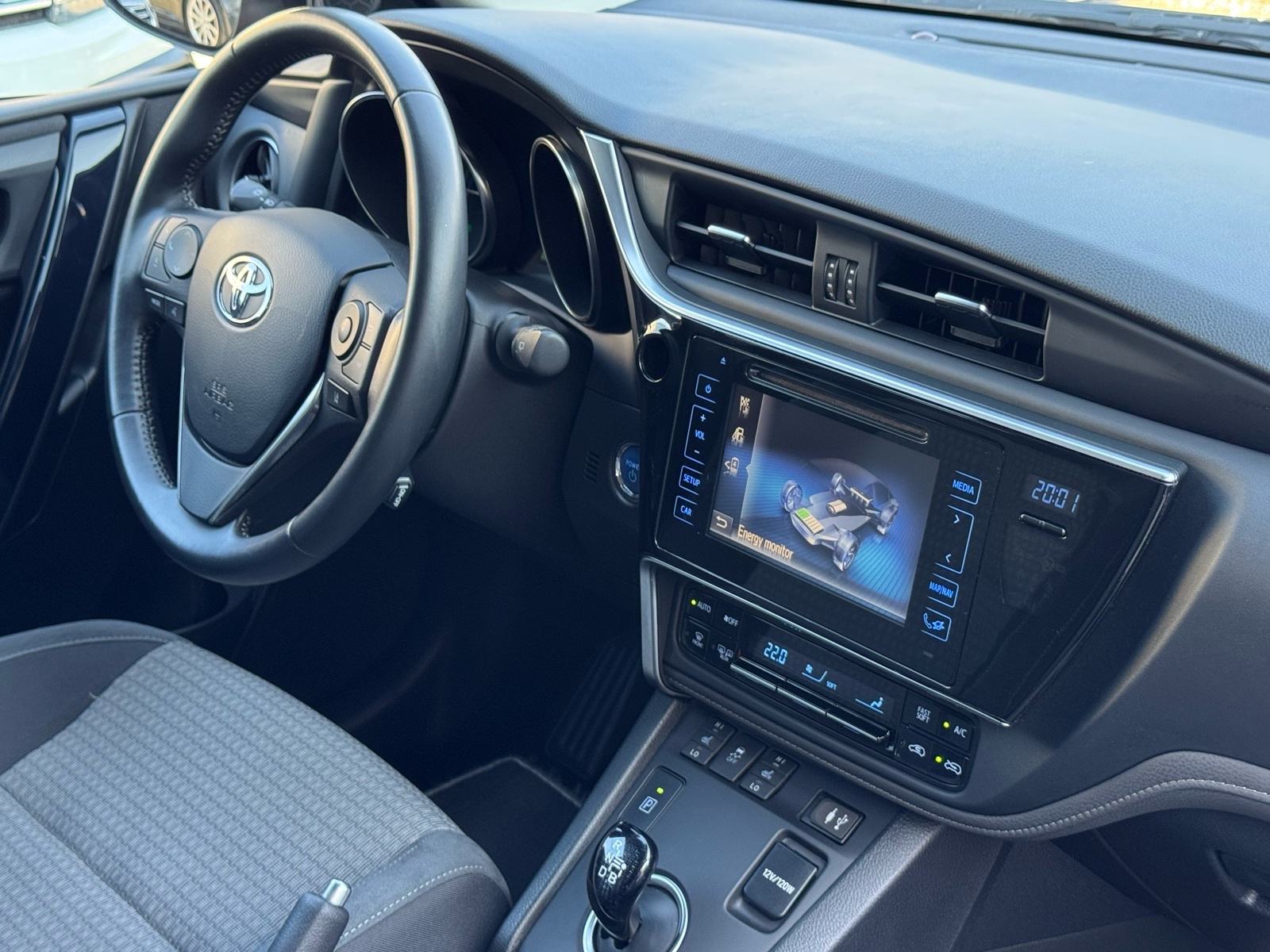 Toyota Auris 1,8 VVT-i HYBRID AUTOMATIK / KAMERA / NAVI / JAMSTVO, fotografija 9