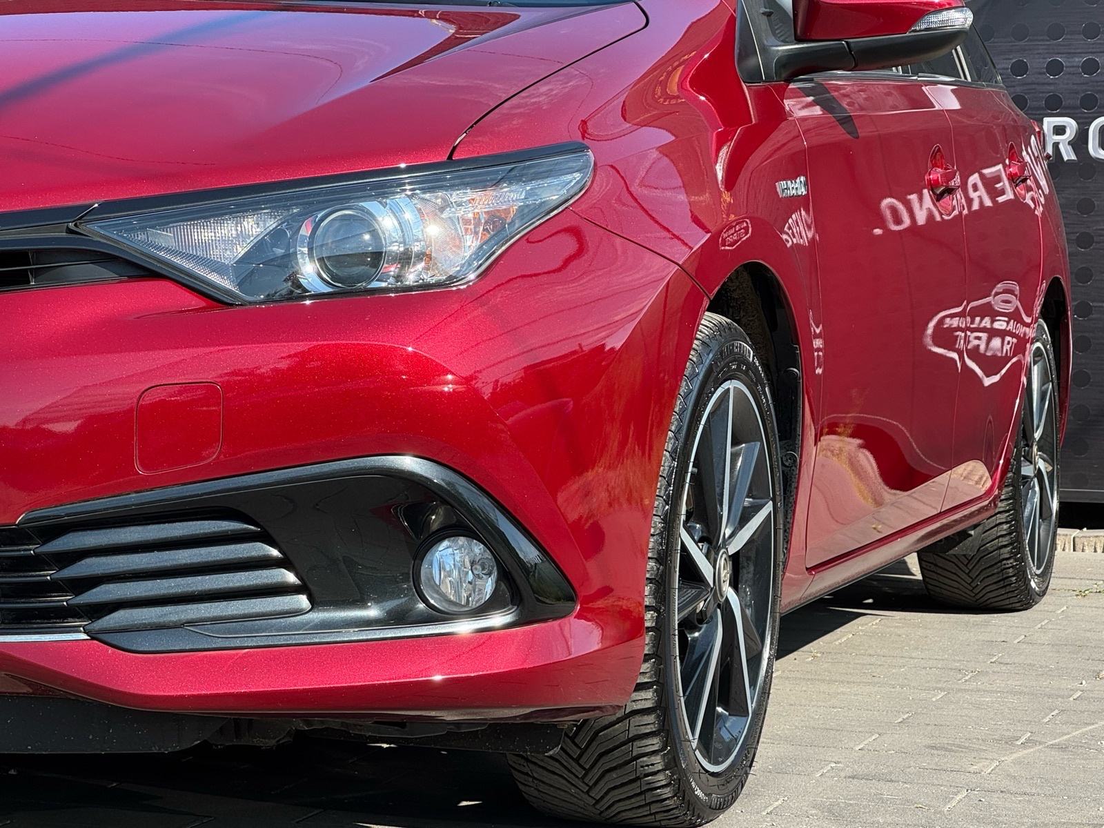 Toyota Auris 1,8 VVT-i HYBRID AUTOMATIK / KAMERA / NAVI / JAMSTVO, fotografija 19