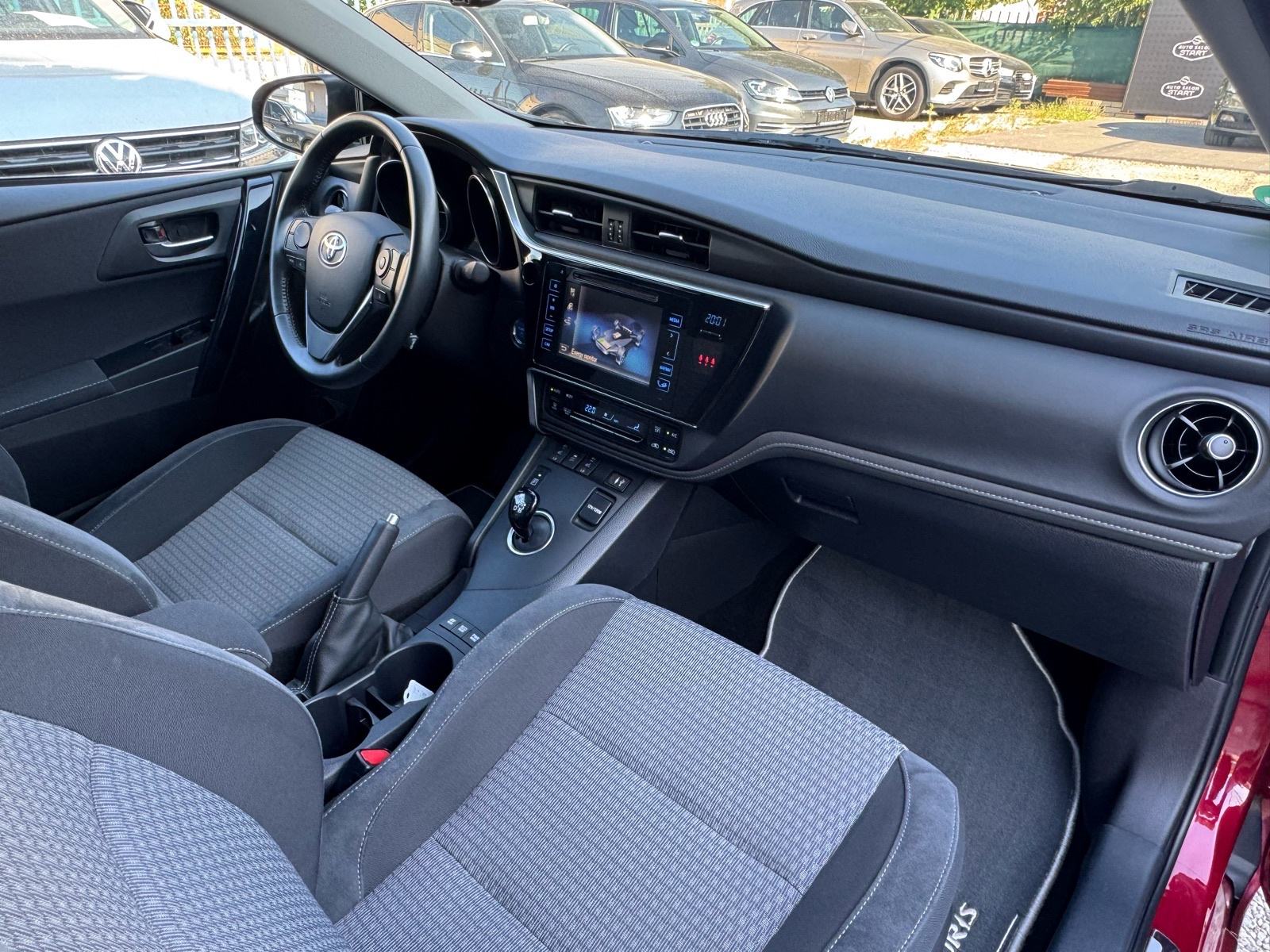 Toyota Auris 1,8 VVT-i HYBRID AUTOMATIK / KAMERA / NAVI / JAMSTVO, fotografija 14