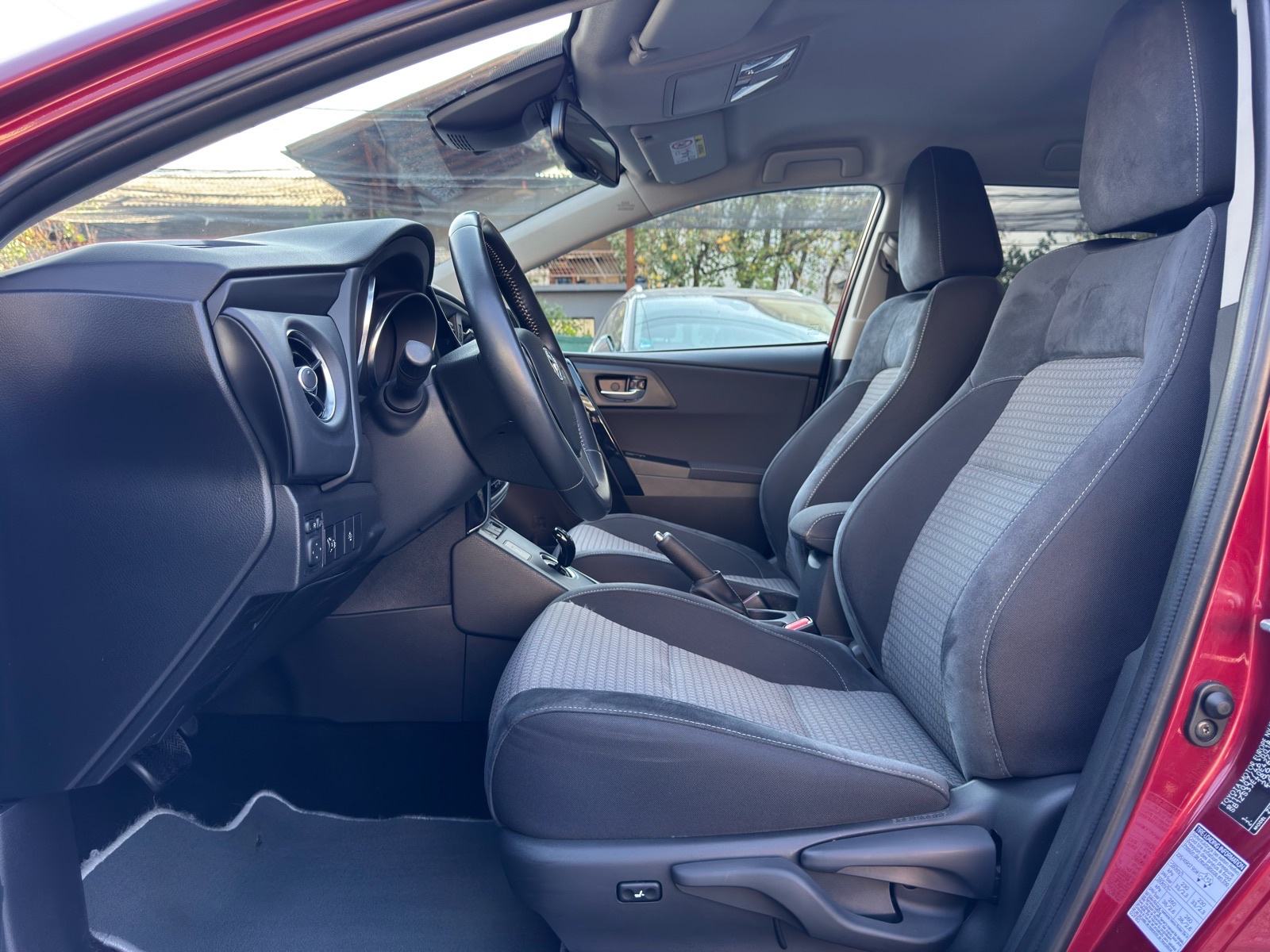 Toyota Auris 1,8 VVT-i HYBRID AUTOMATIK / KAMERA / NAVI / JAMSTVO, fotografija 20