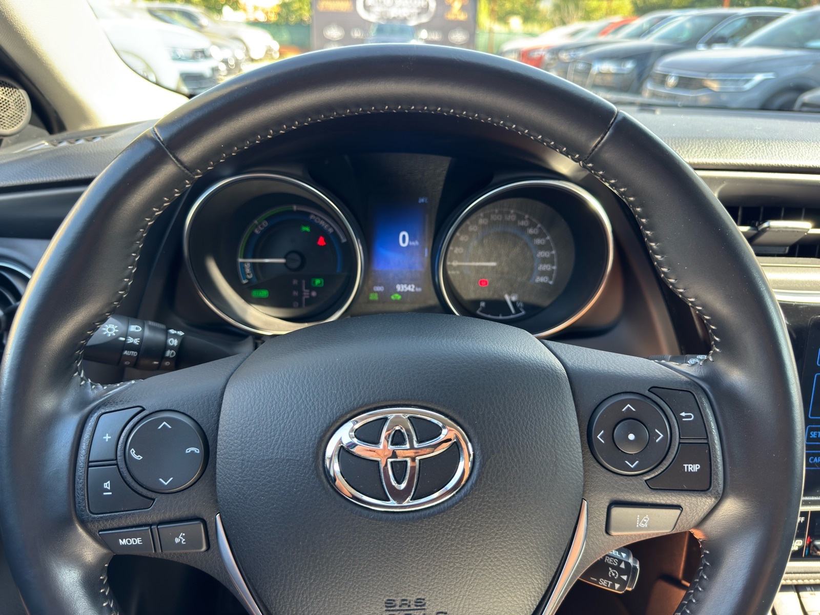 Toyota Auris 1,8 VVT-i HYBRID AUTOMATIK / KAMERA / NAVI / JAMSTVO, fotografija 11