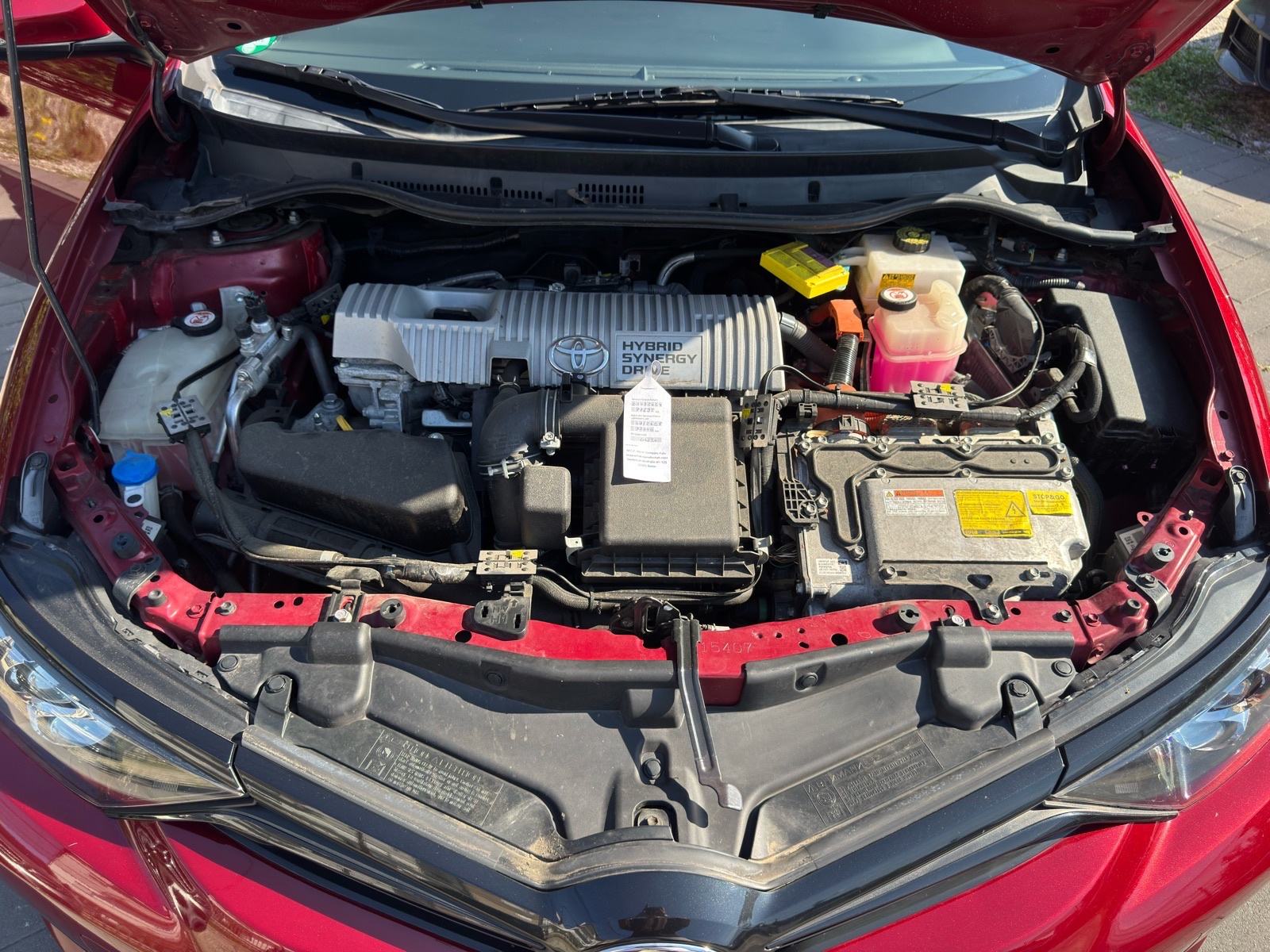 Toyota Auris 1,8 VVT-i HYBRID AUTOMATIK / KAMERA / NAVI / JAMSTVO, fotografija 16