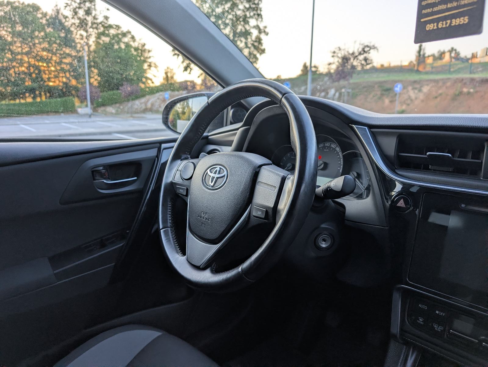 Toyota Auris karavan TS 1,4 D-4D Sport, fotografija 19