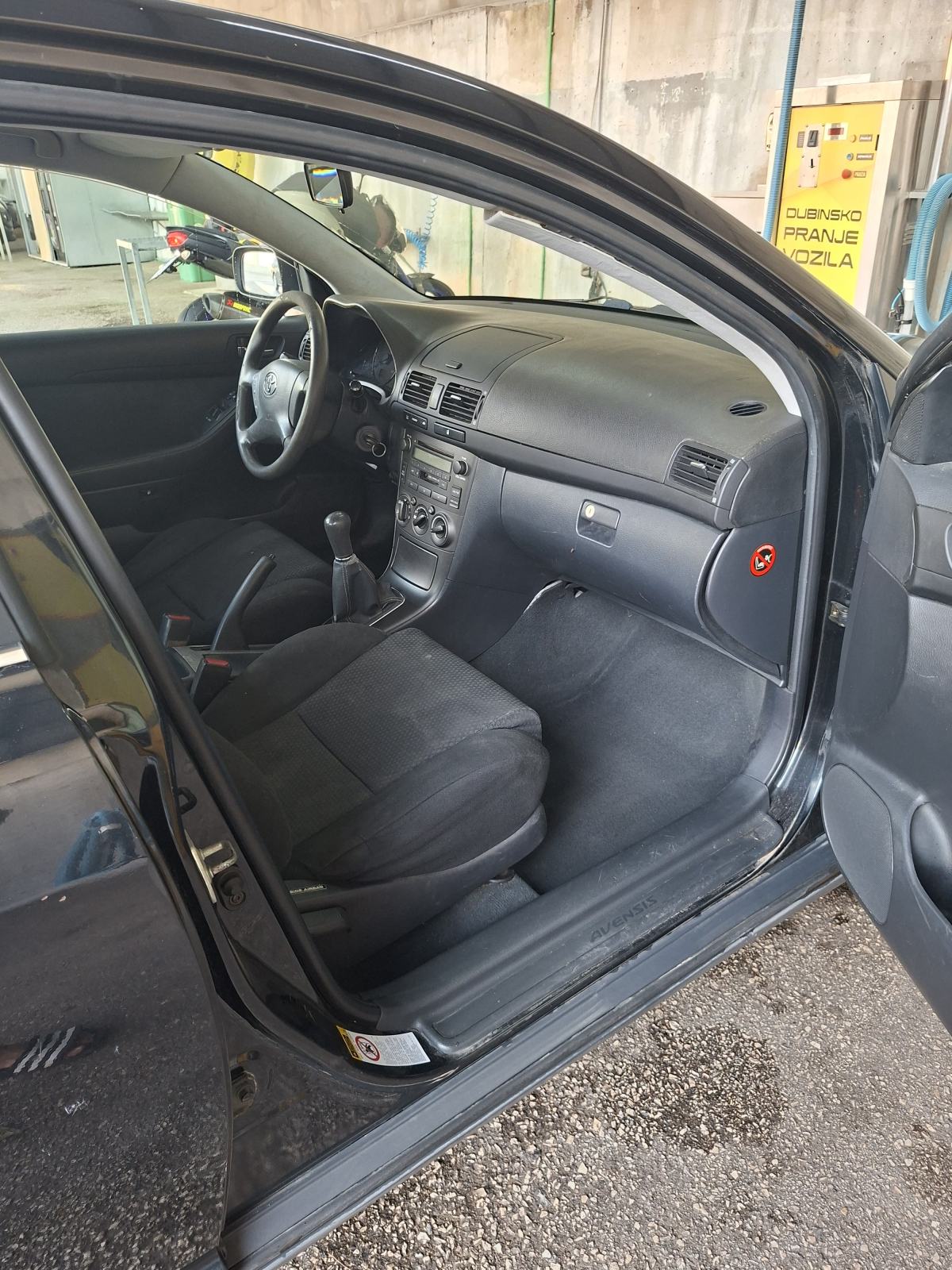 Toyota Avensis 1,6 VVT-i, fotografija 5
