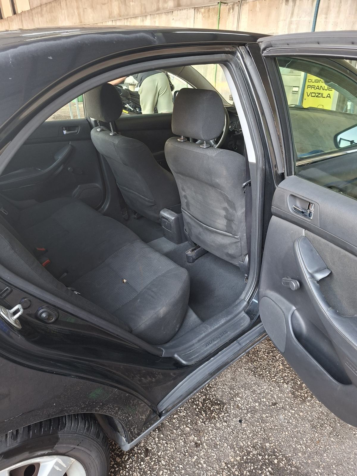 Toyota Avensis 1,6 VVT-i, fotografija 9