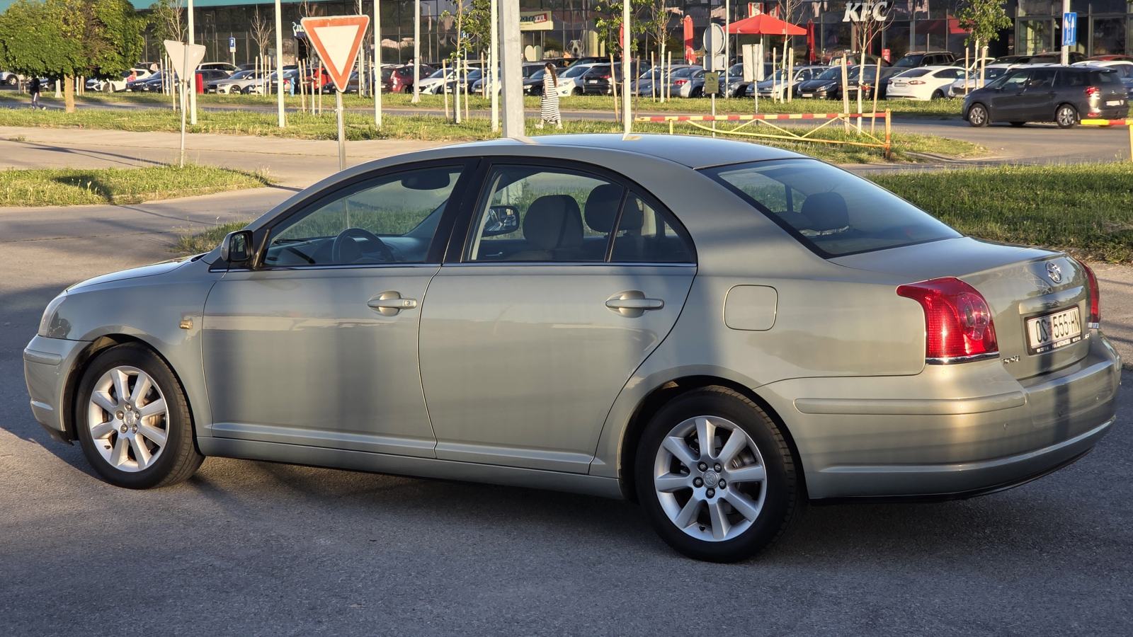Toyota Avensis 1,8 VVT-i atestiran plin 386 tkm klima, fotografija 4