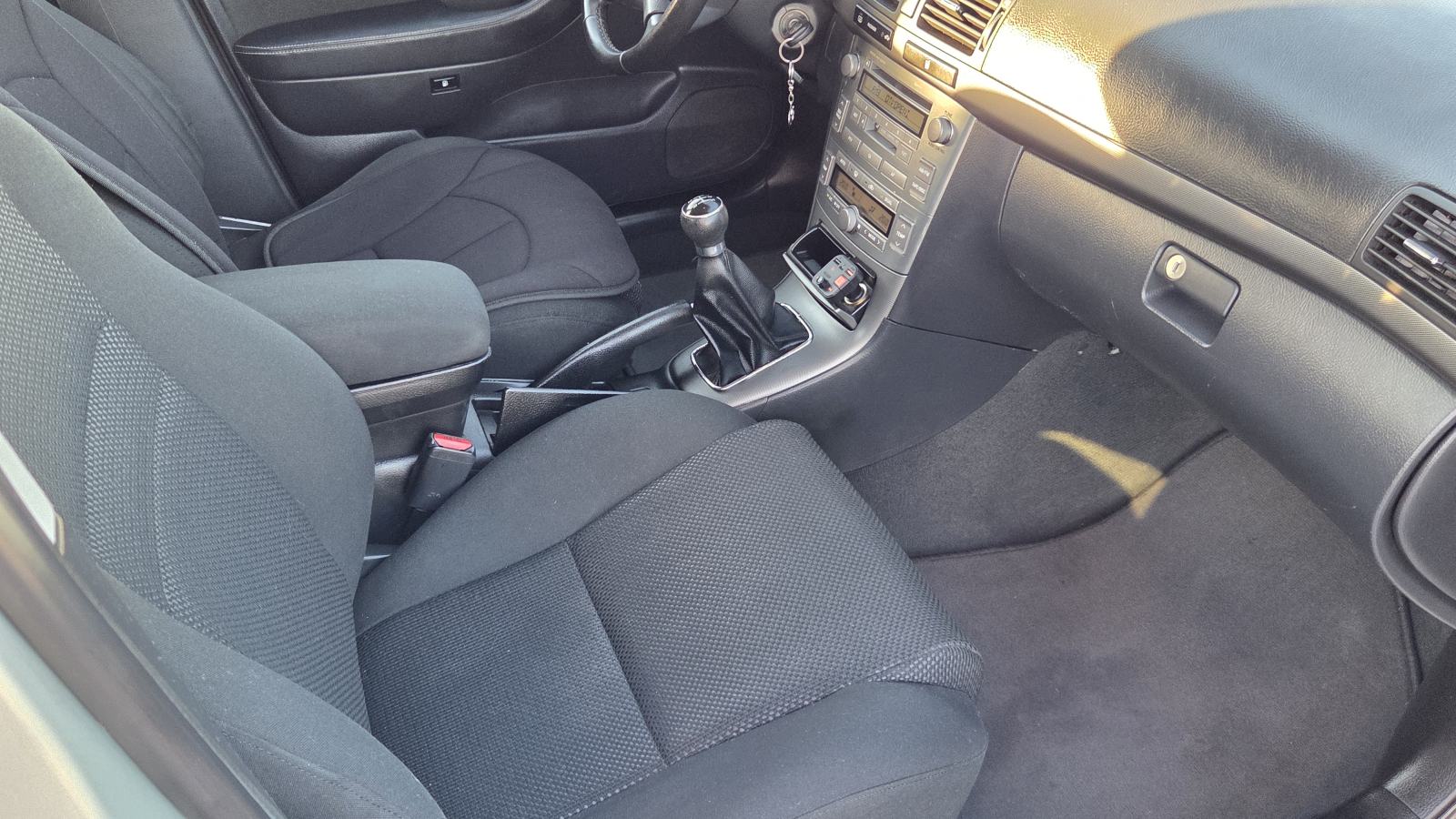 Toyota Avensis 1,8 VVT-i atestiran plin 386 tkm klima, fotografija 20
