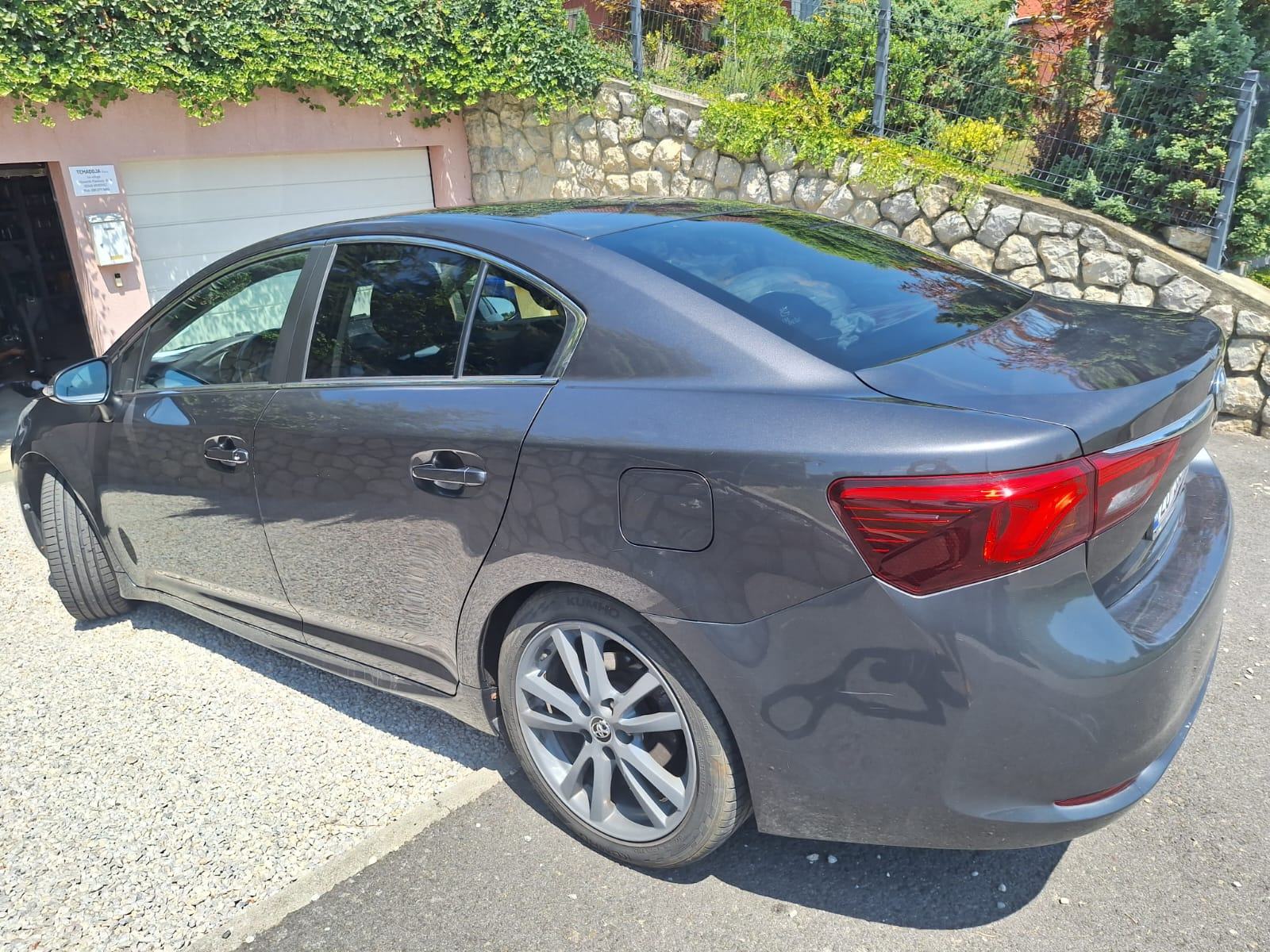 Toyota Avensis 2,0 D-4D Executive, fotografija 2