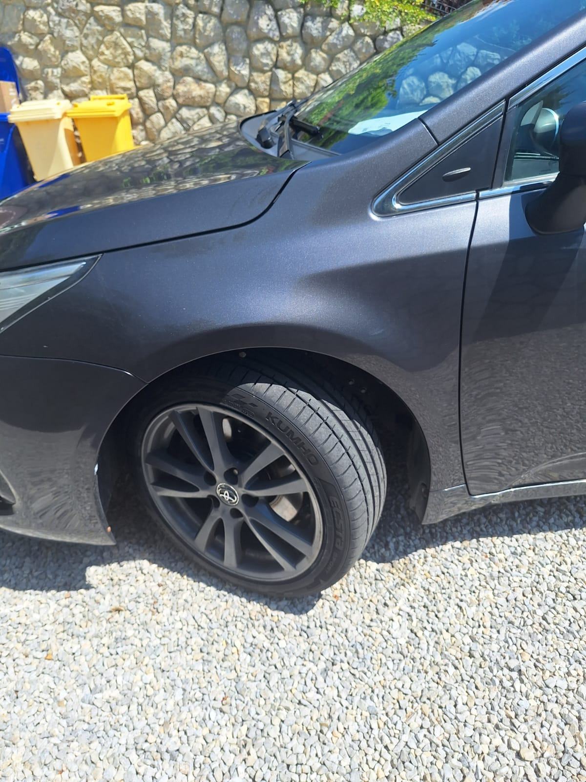 Toyota Avensis 2,0 D-4D Executive, fotografija 7