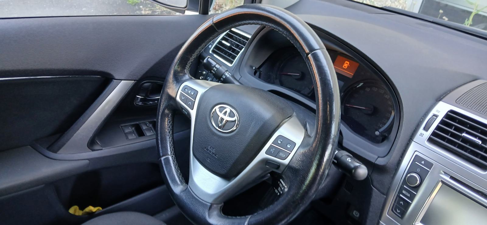 Toyota Avensis 2.0 D-4D Redizajn, HR auto164tkm • Reg. 4/2027. • 8200€, fotografija 13