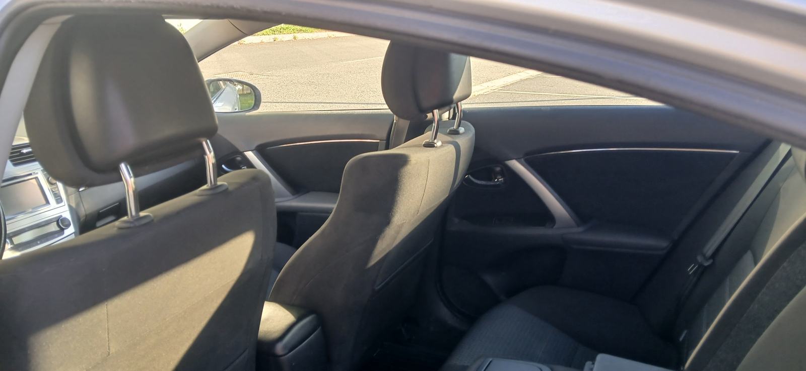 Toyota Avensis 2.0 D-4D Redizajn, HR auto164tkm • Reg. 4/2027. • 8200€, fotografija 17