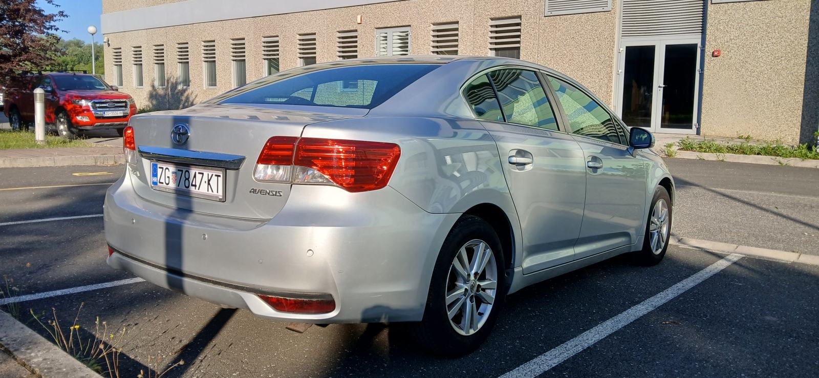 Toyota Avensis 2.0 D-4D Redizajn, HR auto164tkm • Reg. 4/2027. • 8200€, fotografija 5