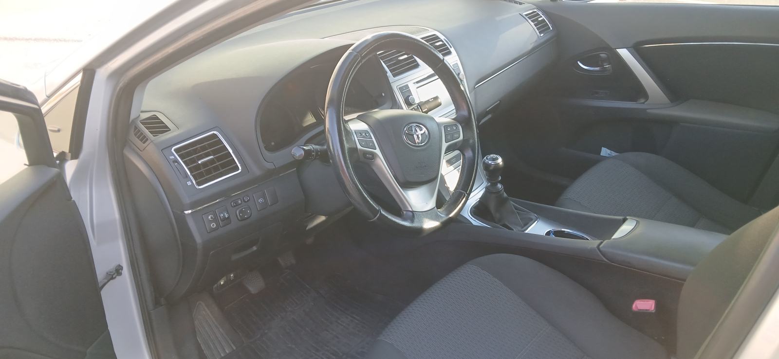 Toyota Avensis 2.0 D-4D Redizajn, HR auto164tkm • Reg. 4/2027. • 8200€, fotografija 12