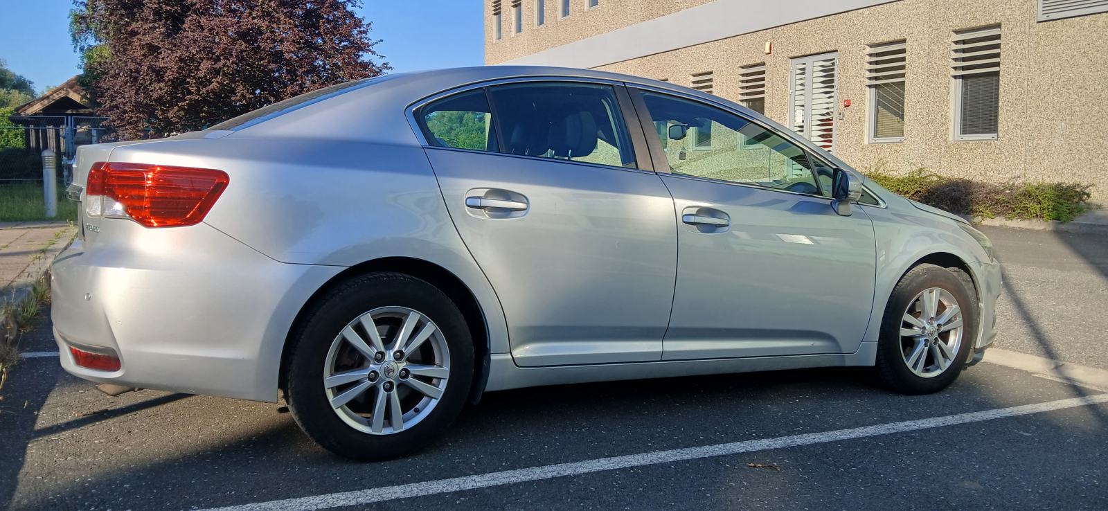 Toyota Avensis 2.0 D-4D Redizajn, HR auto164tkm • Reg. 4/2027. • 8200€, fotografija 7