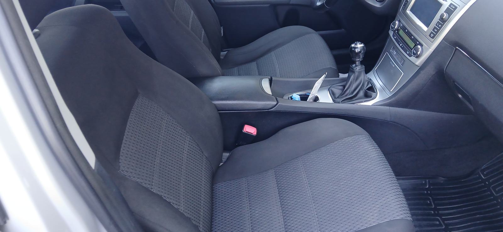 Toyota Avensis 2.0 D-4D Redizajn, HR auto164tkm • Reg. 4/2027. • 8200€, fotografija 15