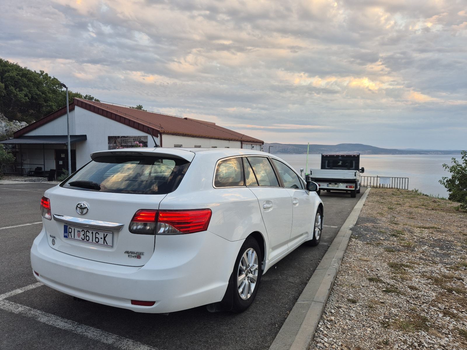 Toyota Avensis 2,0 D-4D, fotografija 7
