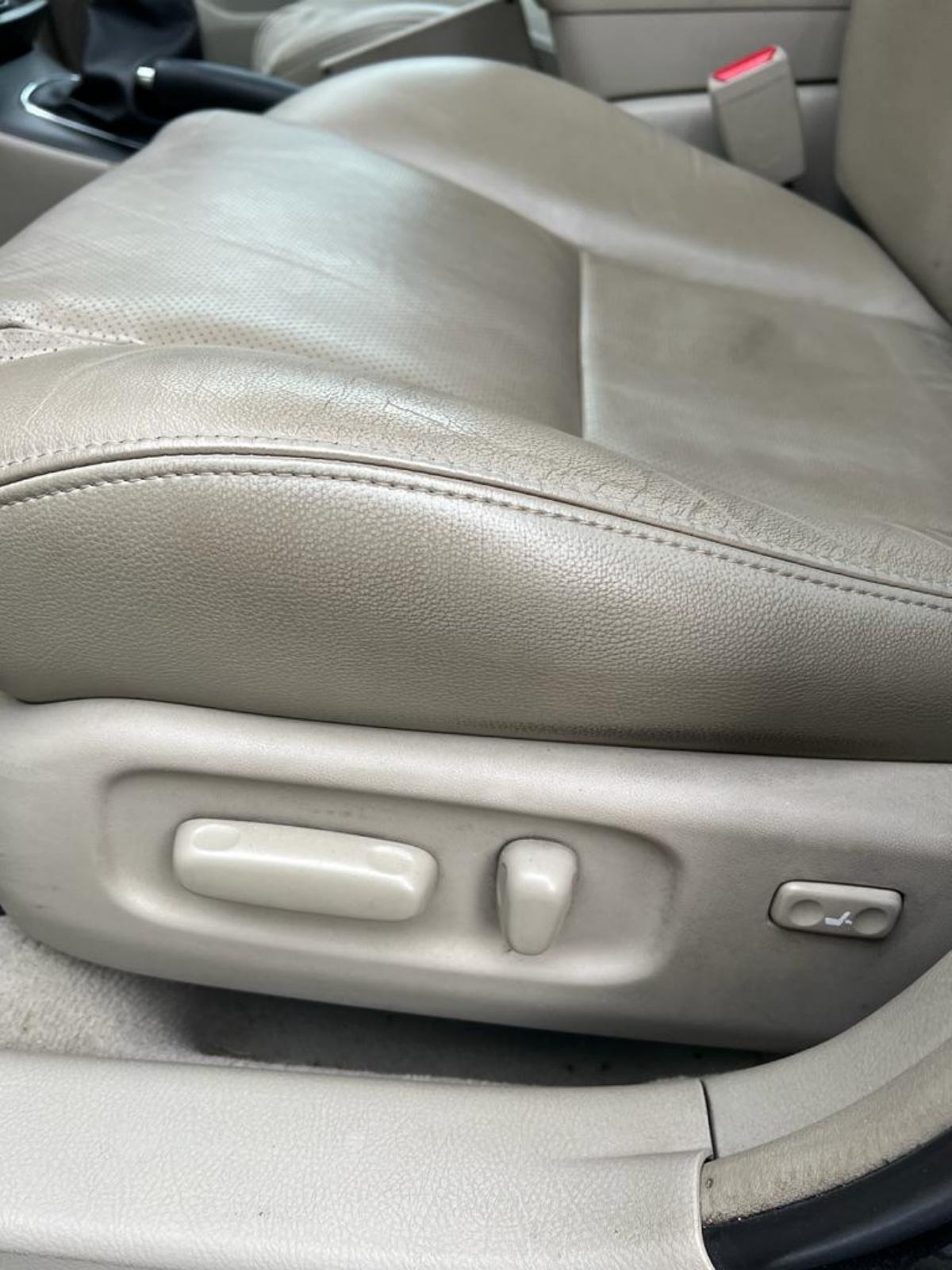 Toyota Avensis 2,0, fotografija 4