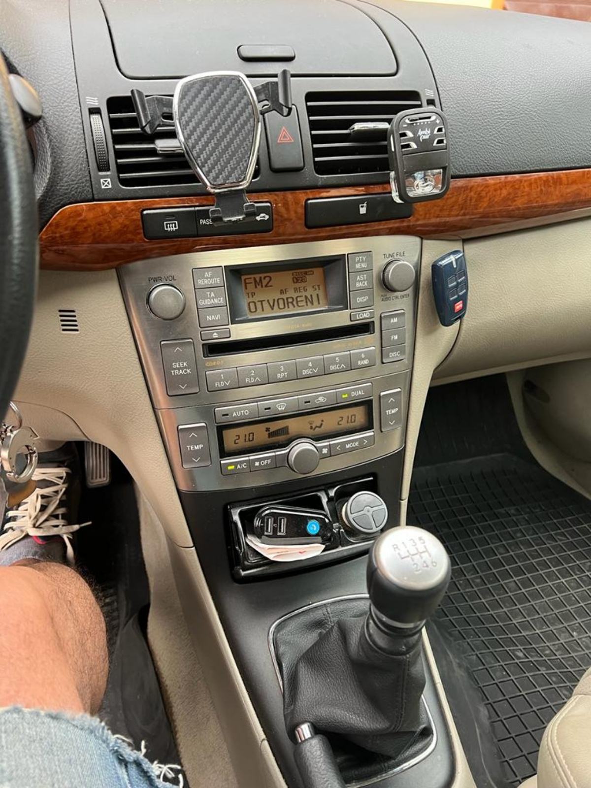 Toyota Avensis 2,0, fotografija 8