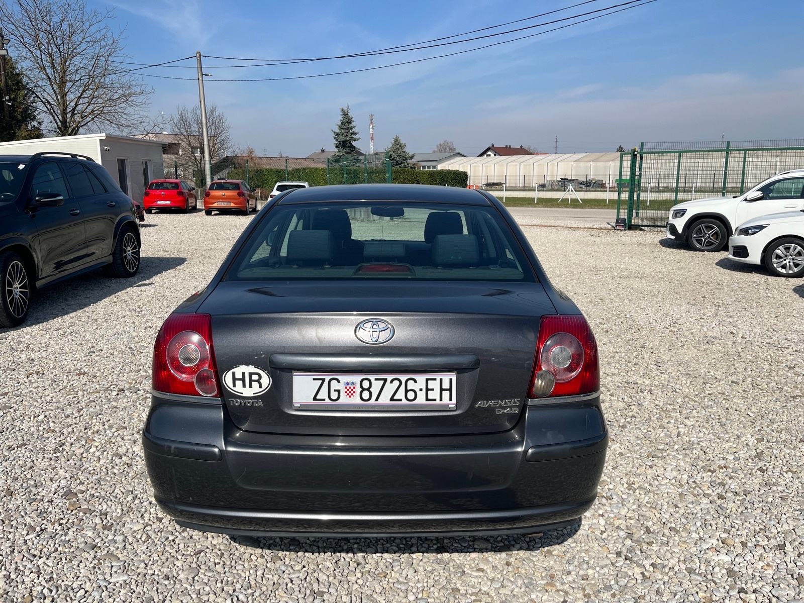 Toyota Avensis 2,2 D-4D, fotografija 3
