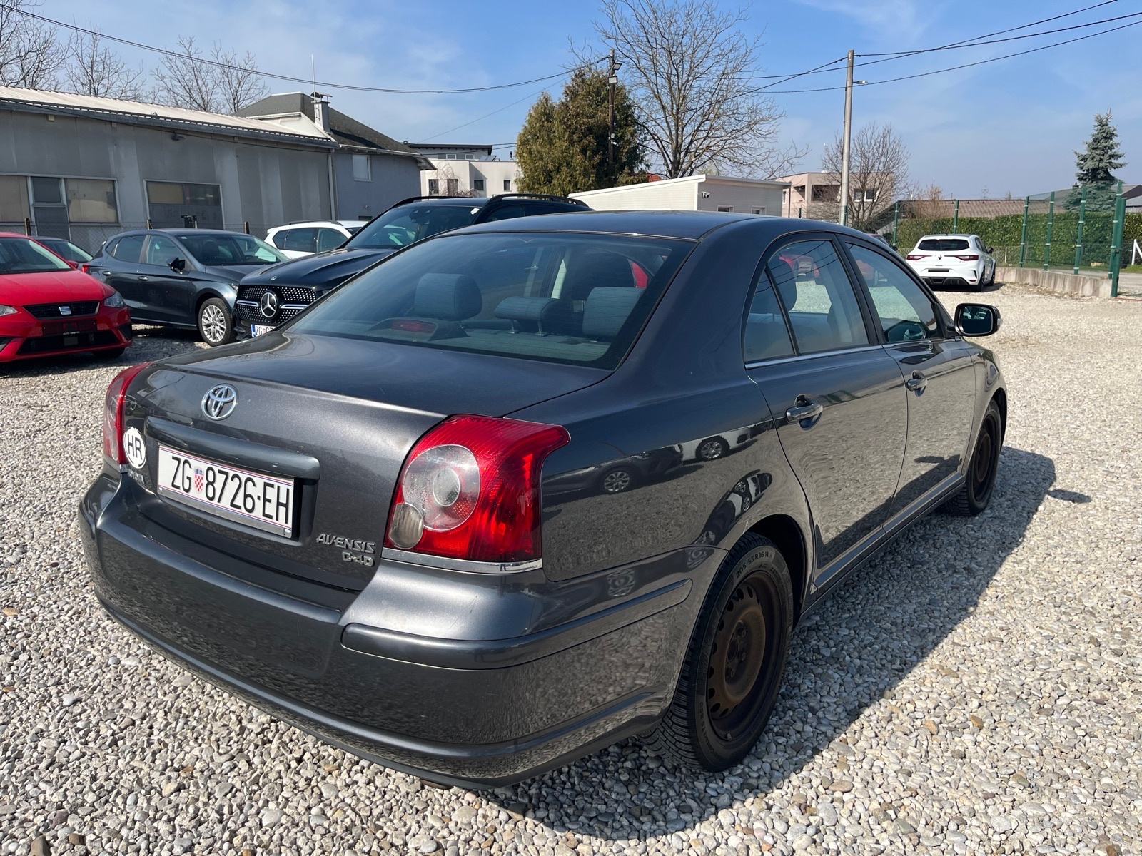 Toyota Avensis 2,2 D-4D, fotografija 4