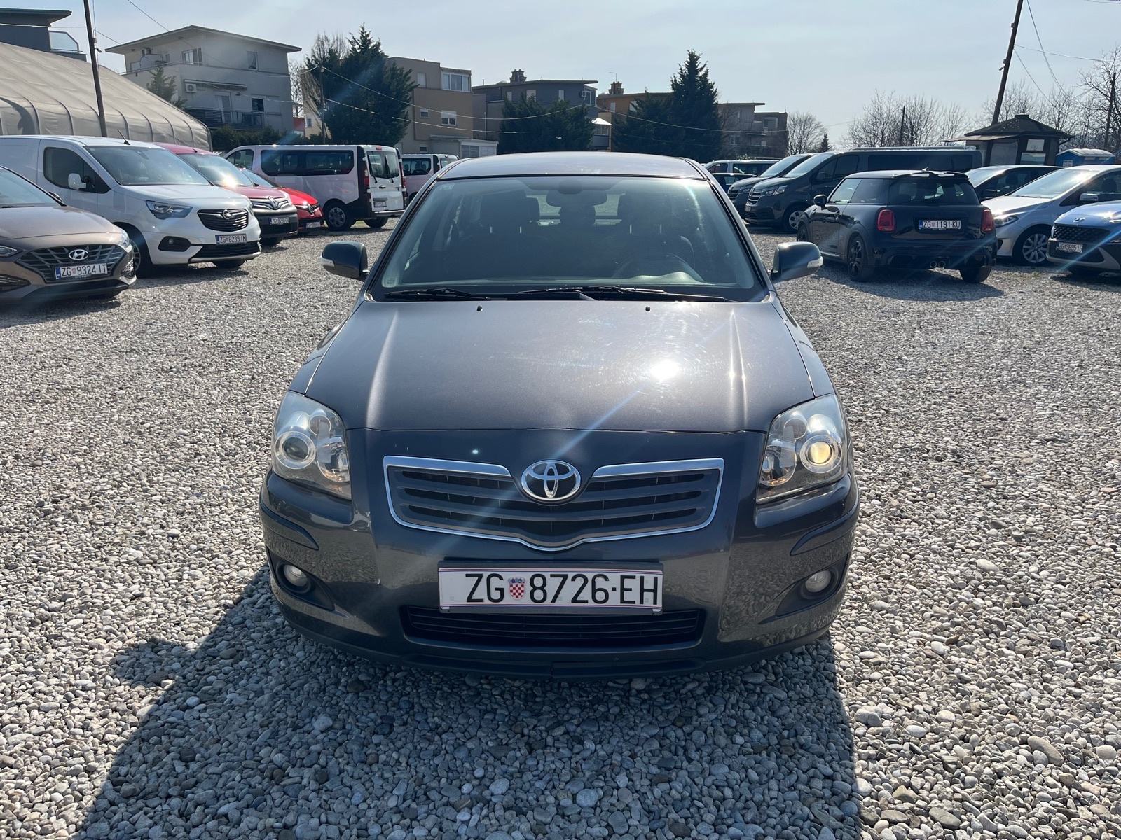 Toyota Avensis 2,2 D-4D, fotografija 6