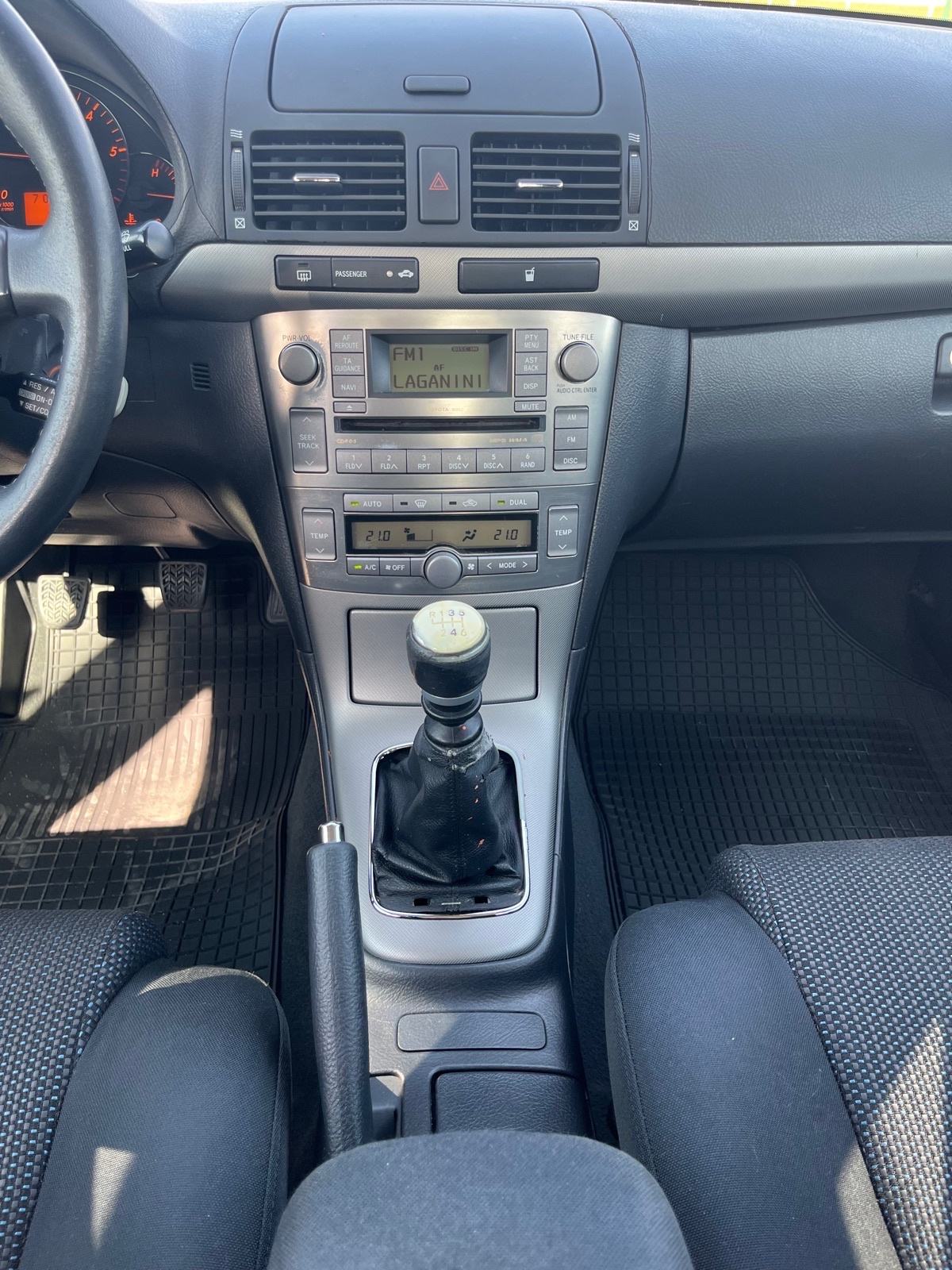 Toyota Avensis 2,2 D-4D, fotografija 11
