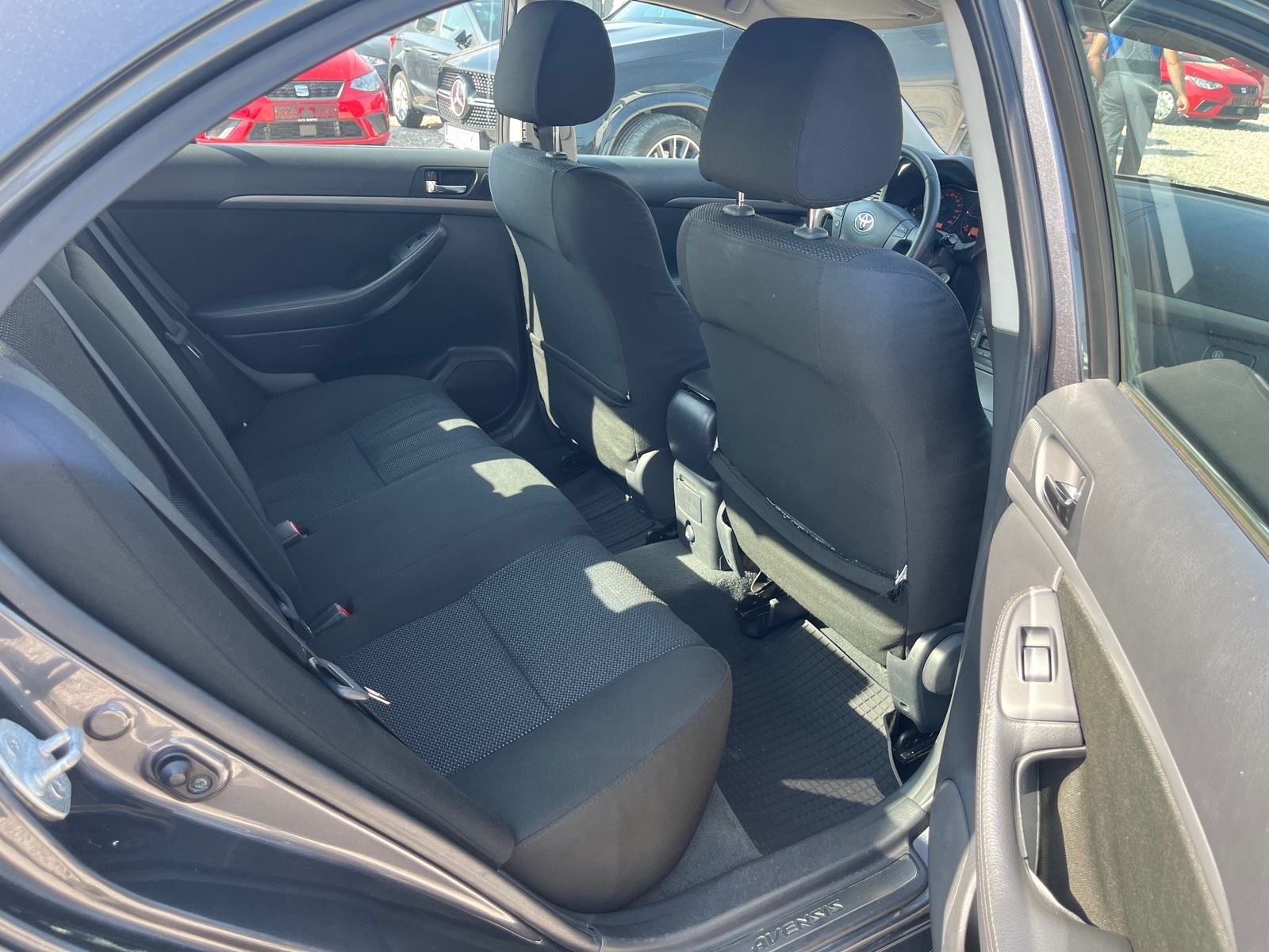 Toyota Avensis 2,2 D-4D, fotografija 14