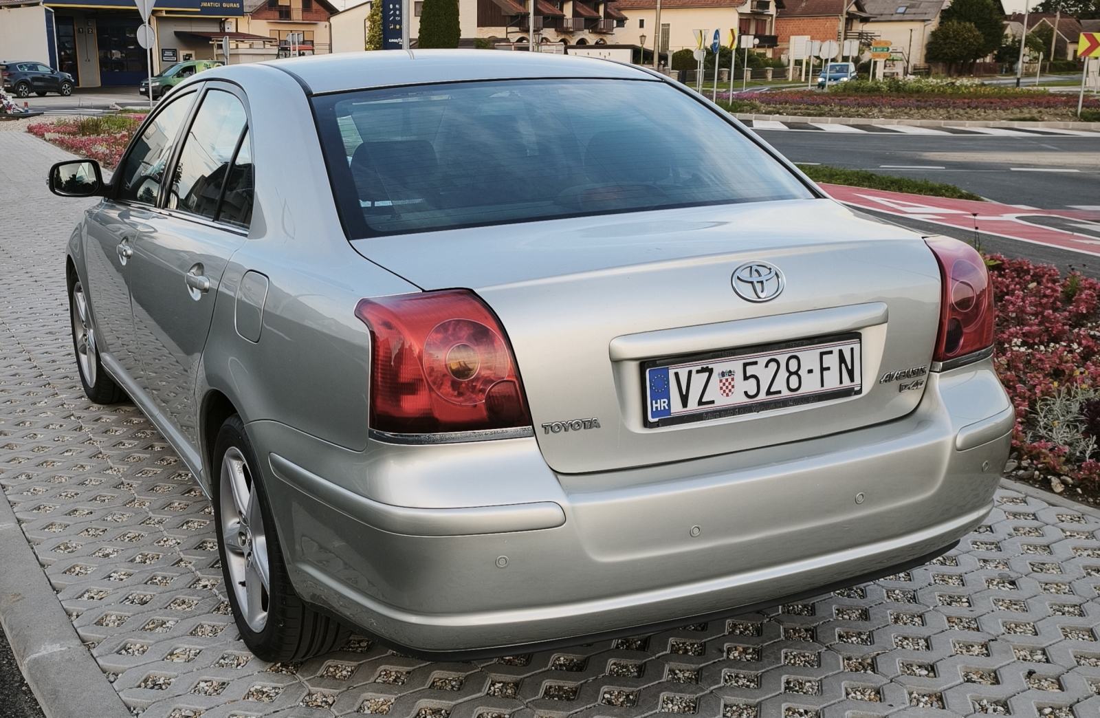 Toyota Avensis 2,2 D-4D, fotografija 2