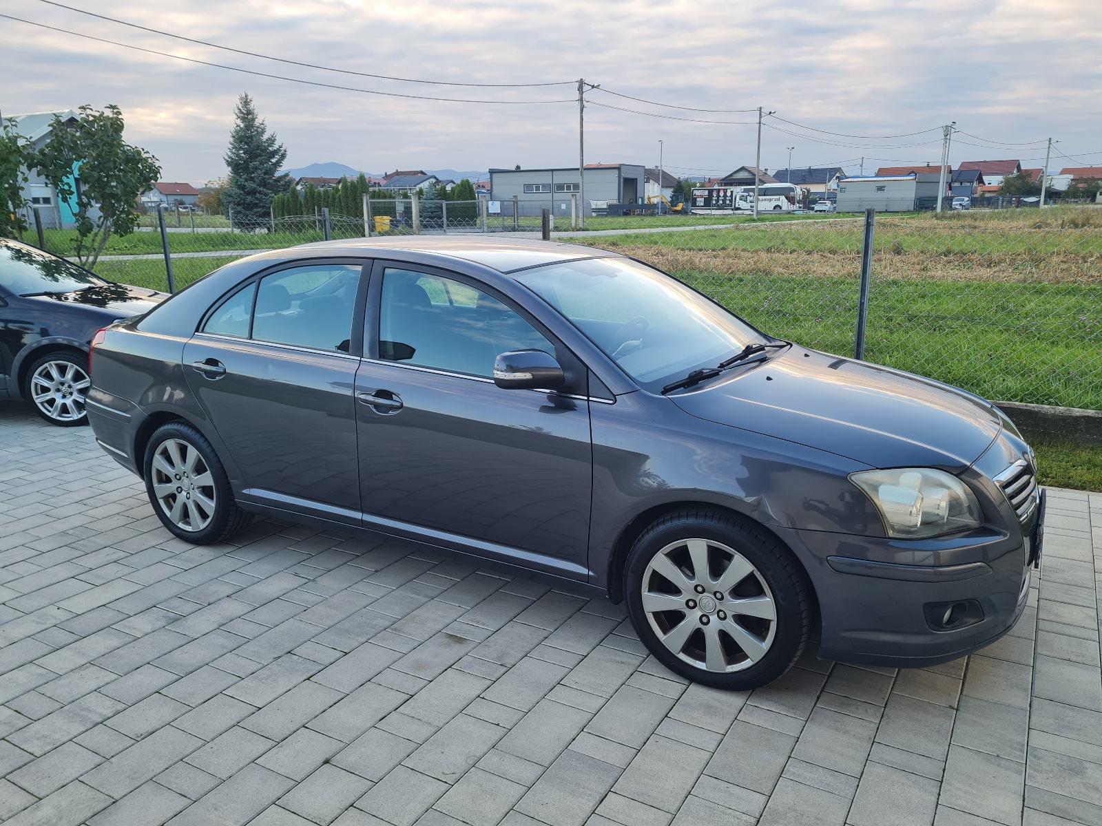 Toyota Avensis 2,2 D-4D, fotografija 2