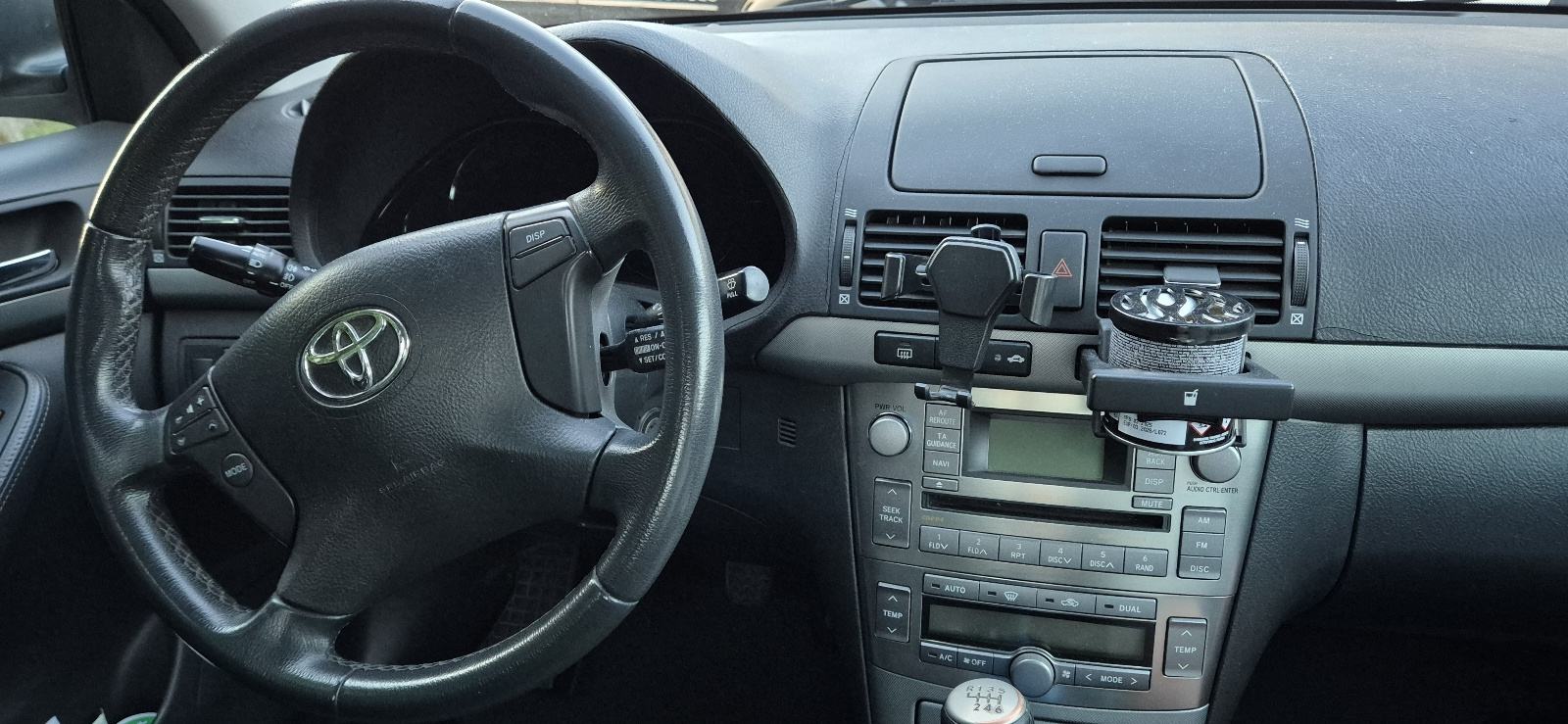 Toyota Avensis 2,2 D-4D, fotografija 7