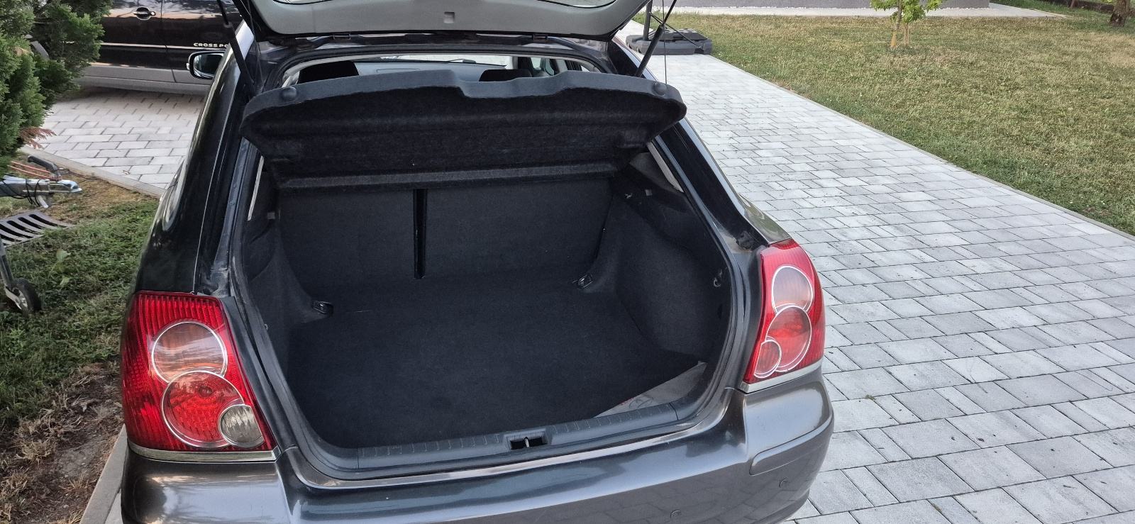 Toyota Avensis 2,2 D-4D, fotografija 5