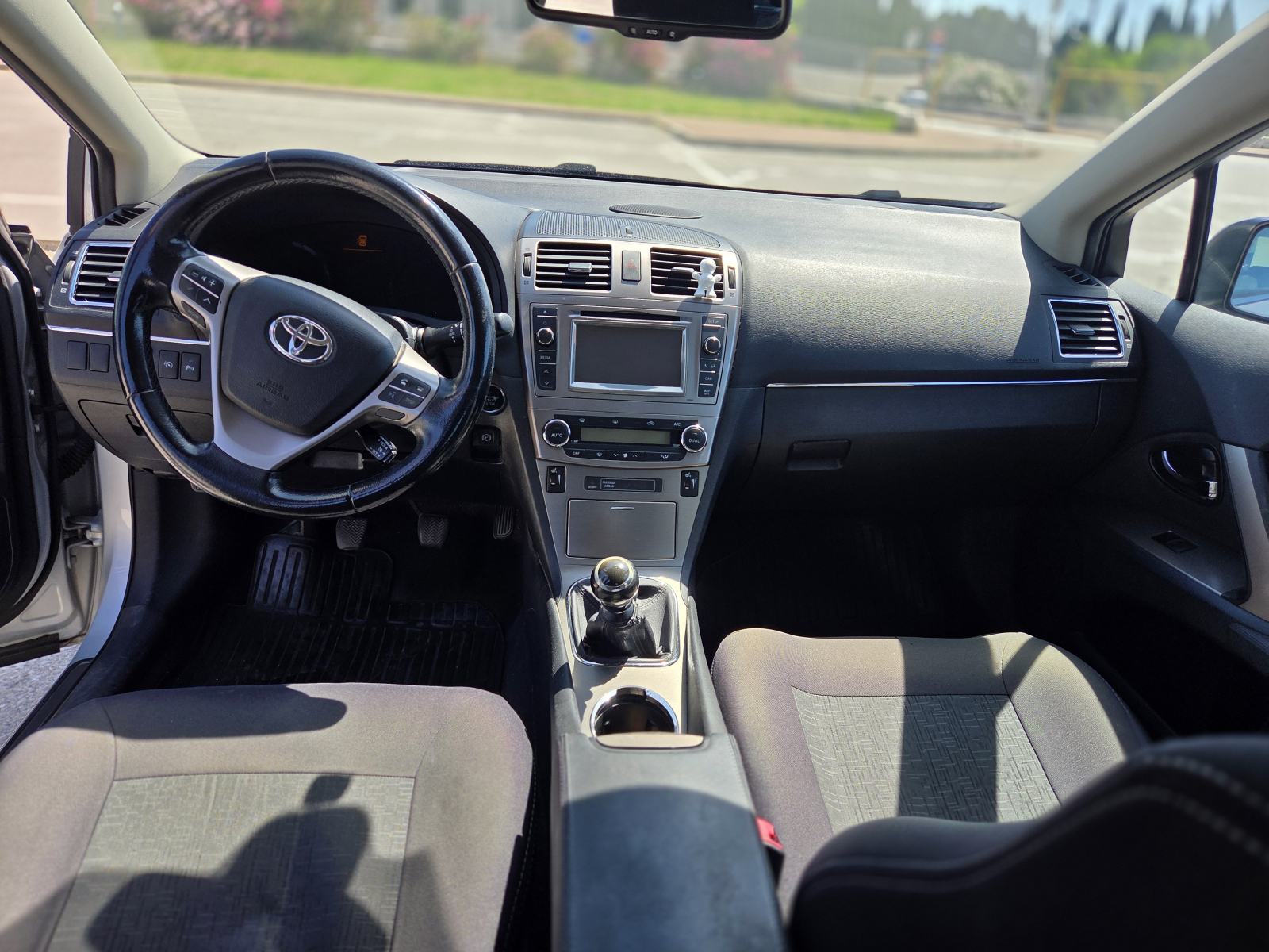 Toyota Avensis 2,2 D-4D Sol, reg 06/27, fotografija 6