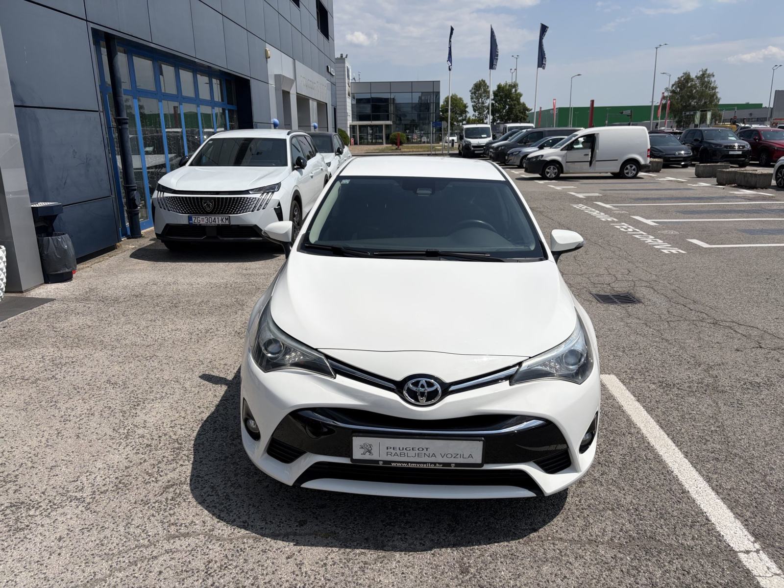 TOYOTA AVENSIS LUNA 2,0 D-4D 145, fotografija 2