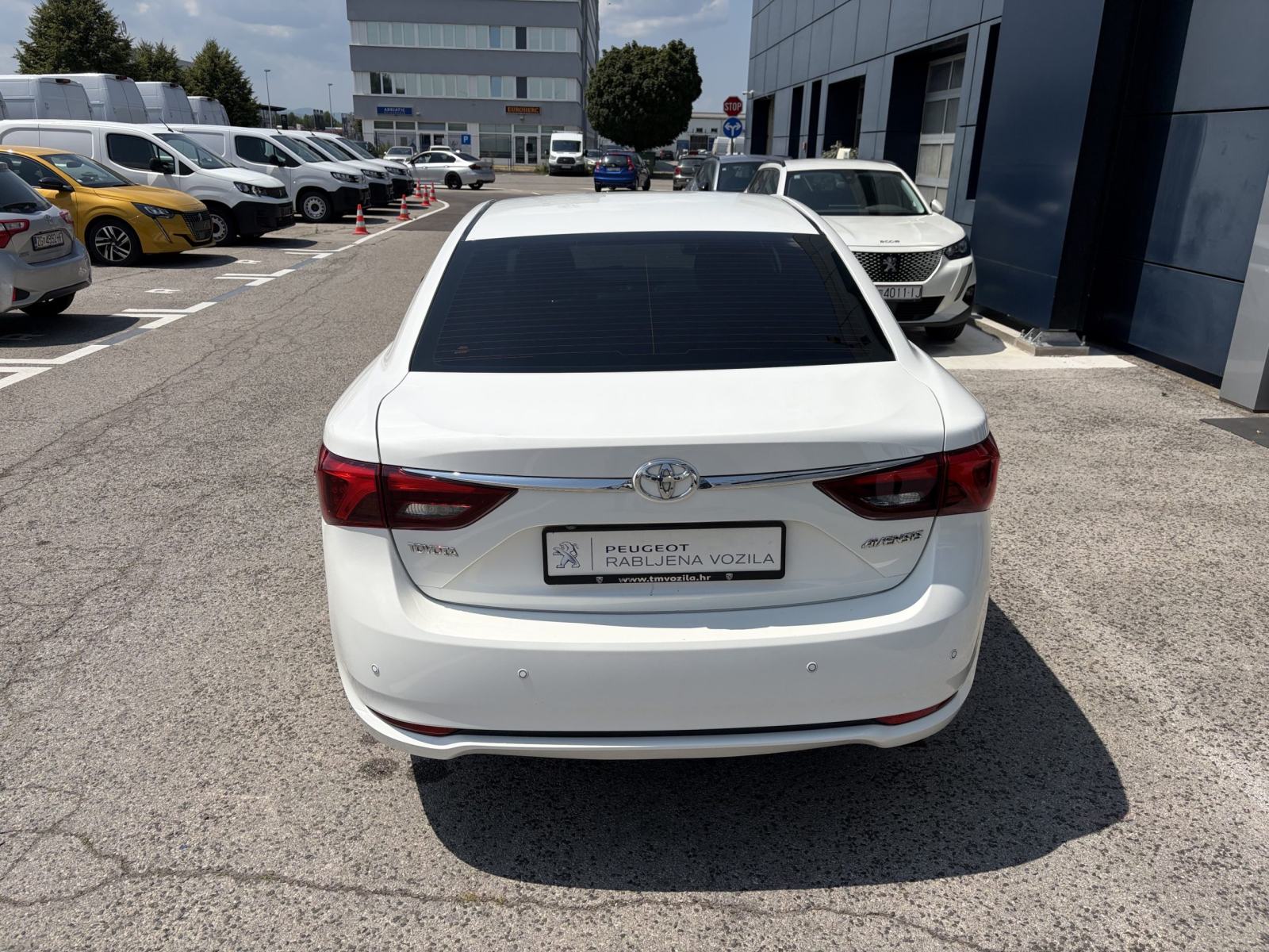 TOYOTA AVENSIS LUNA 2,0 D-4D 145, fotografija 5