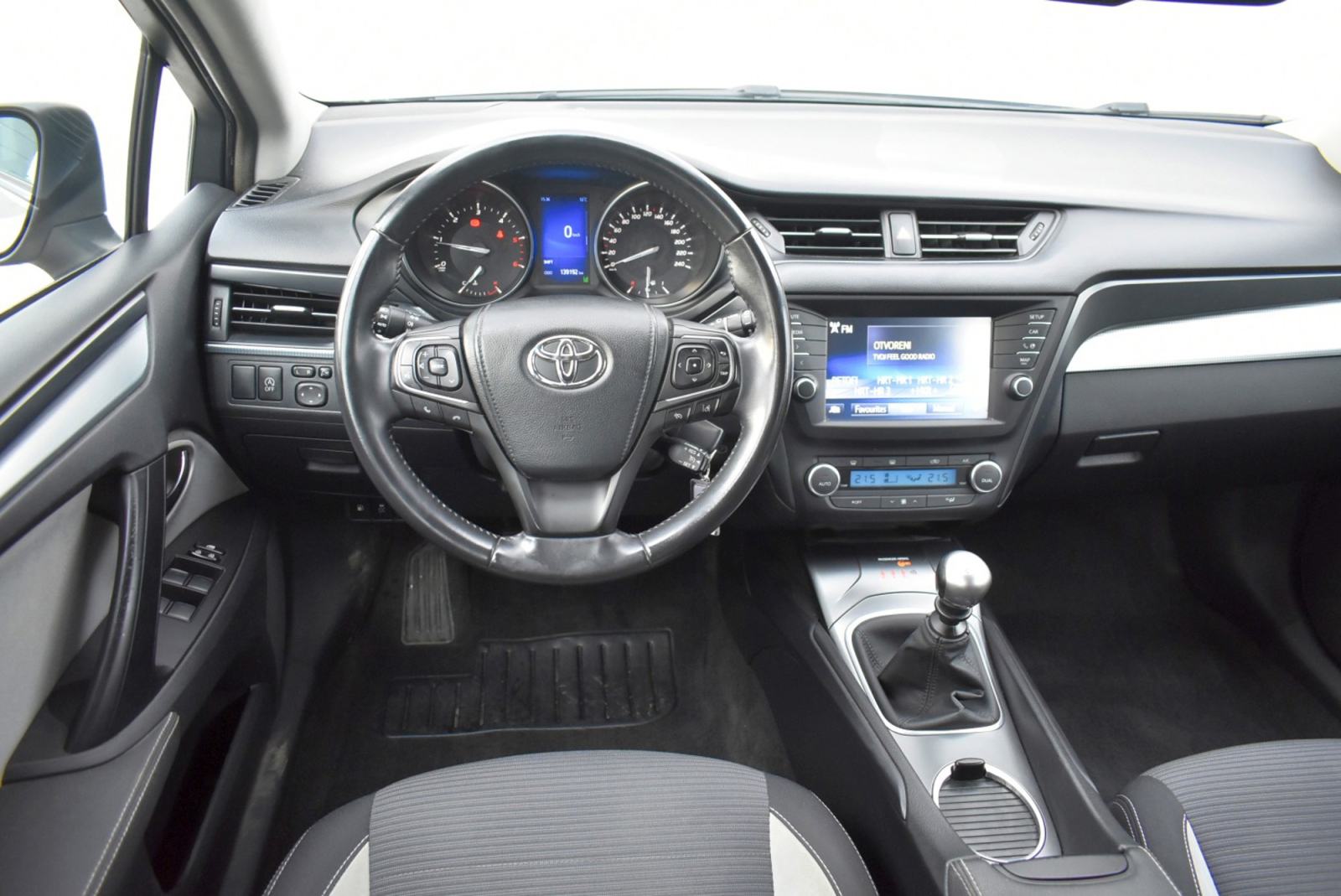 Toyota Avensis Wagon 1,6 D-4D-mala kilometraža, fotografija 10