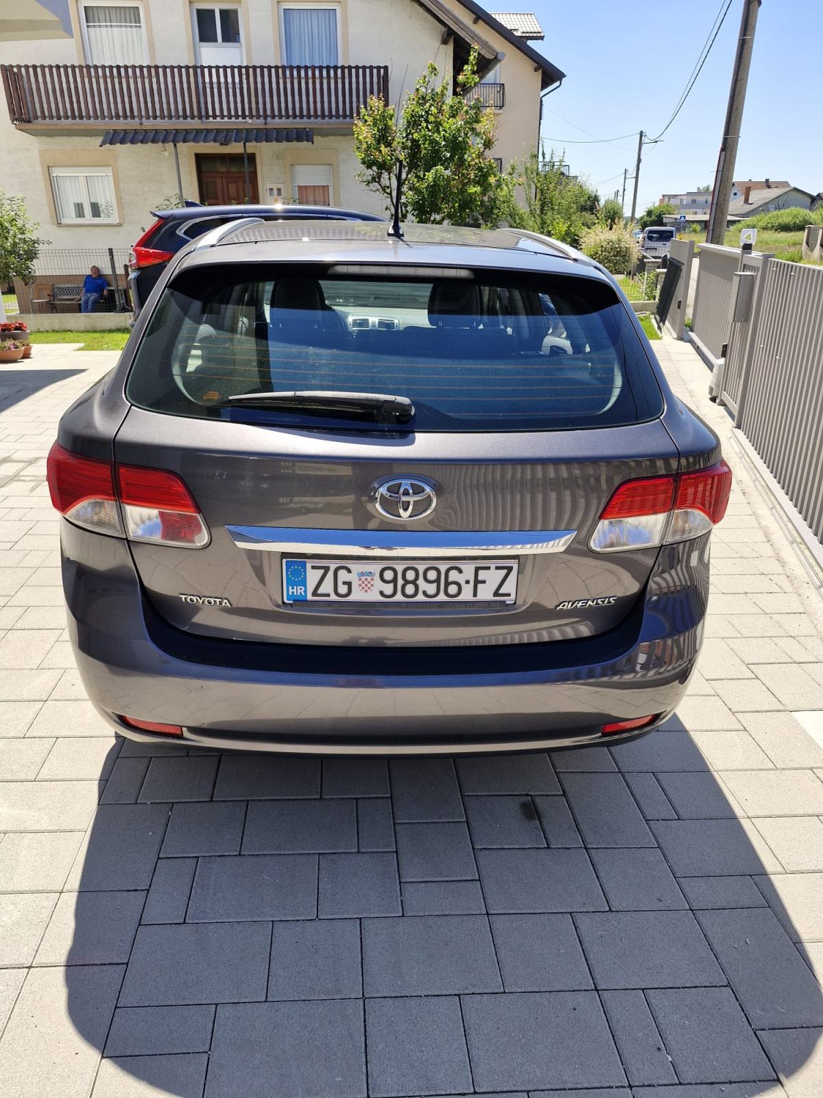 Toyota Avensis Wagon 2,0 D-4D, fotografija 4