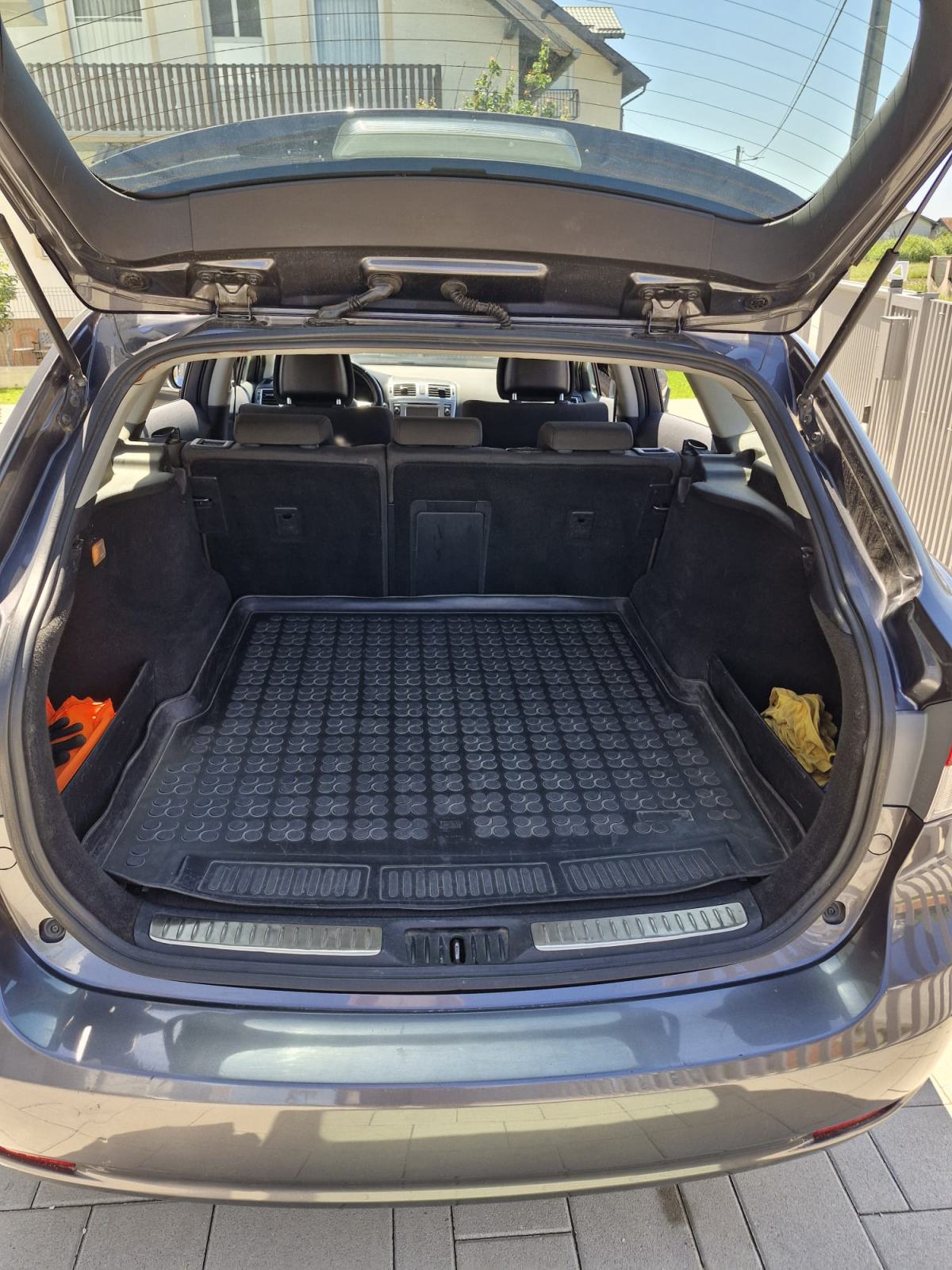 Toyota Avensis Wagon 2,0 D-4D, fotografija 10