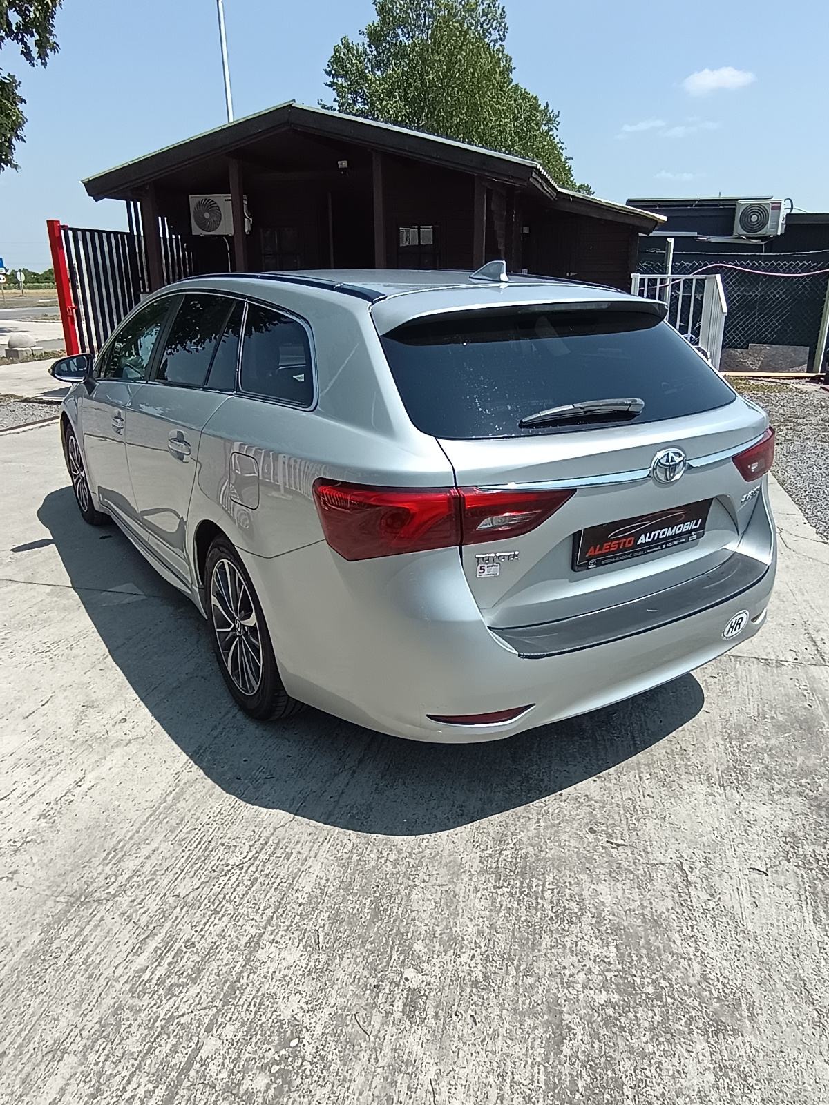 Toyota Avensis Wagon 2,0 D-4D Sol inf. 0912806377, fotografija 4