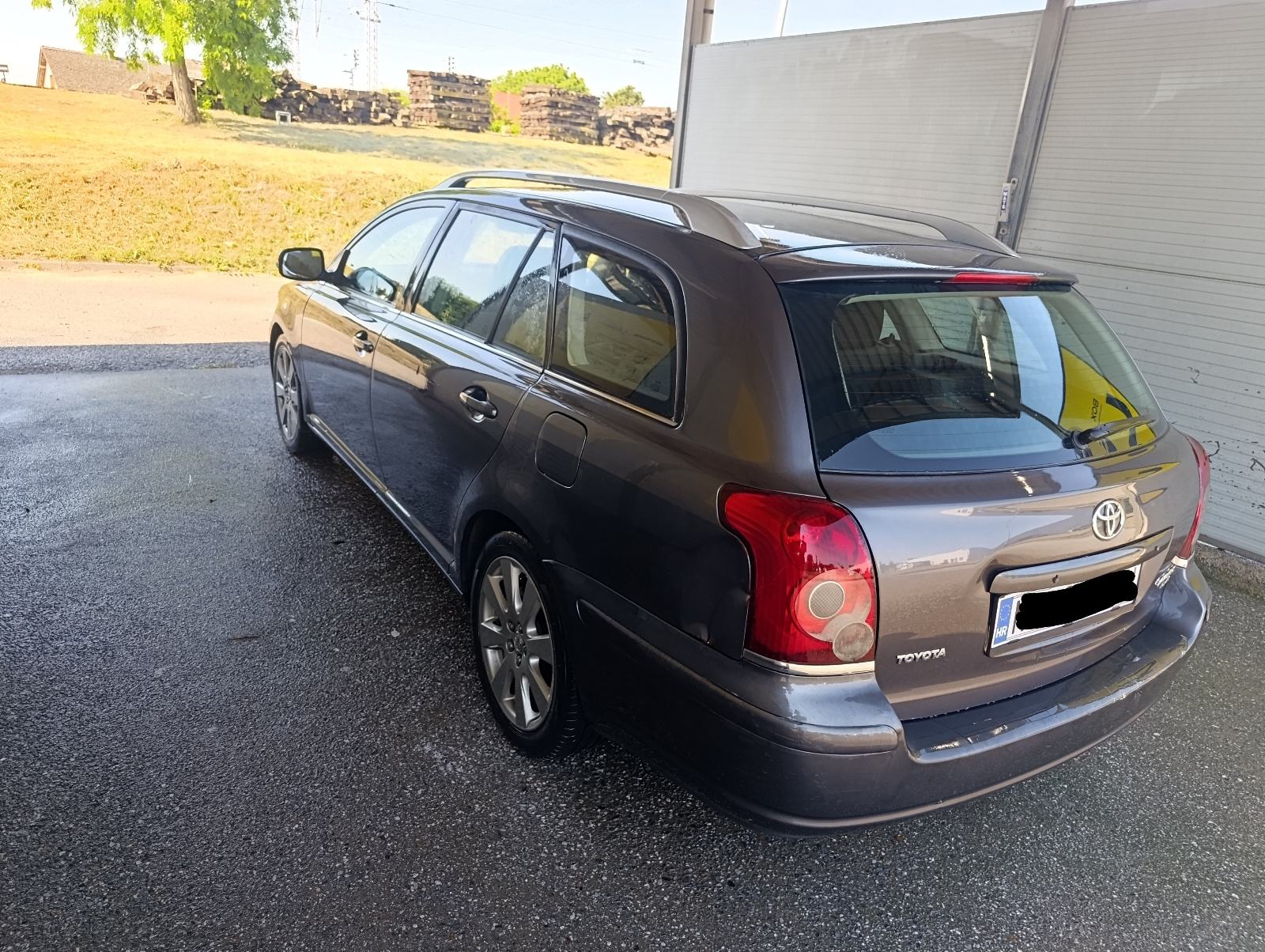 Toyota Avensis Wagon 2,0 D-4D TEMPOMAT, KLIMA, 6 BRZINA, fotografija 3