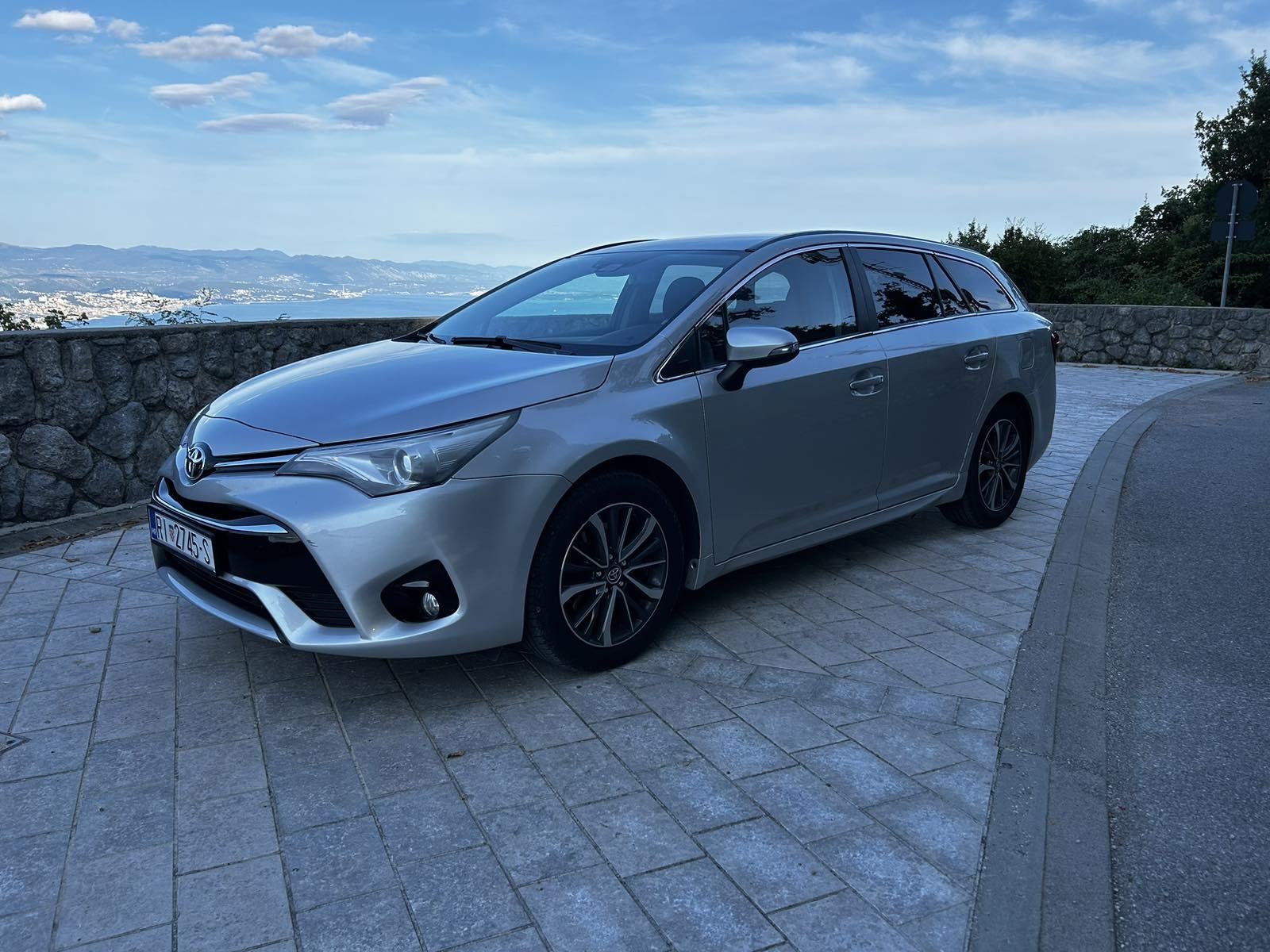 Toyota Avensis Wagon 2,0, fotografija 3